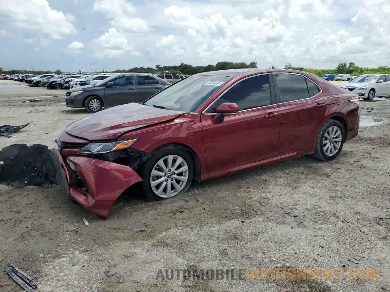 4T1B11HK7JU670832 TOYOTA CAMRY 2018