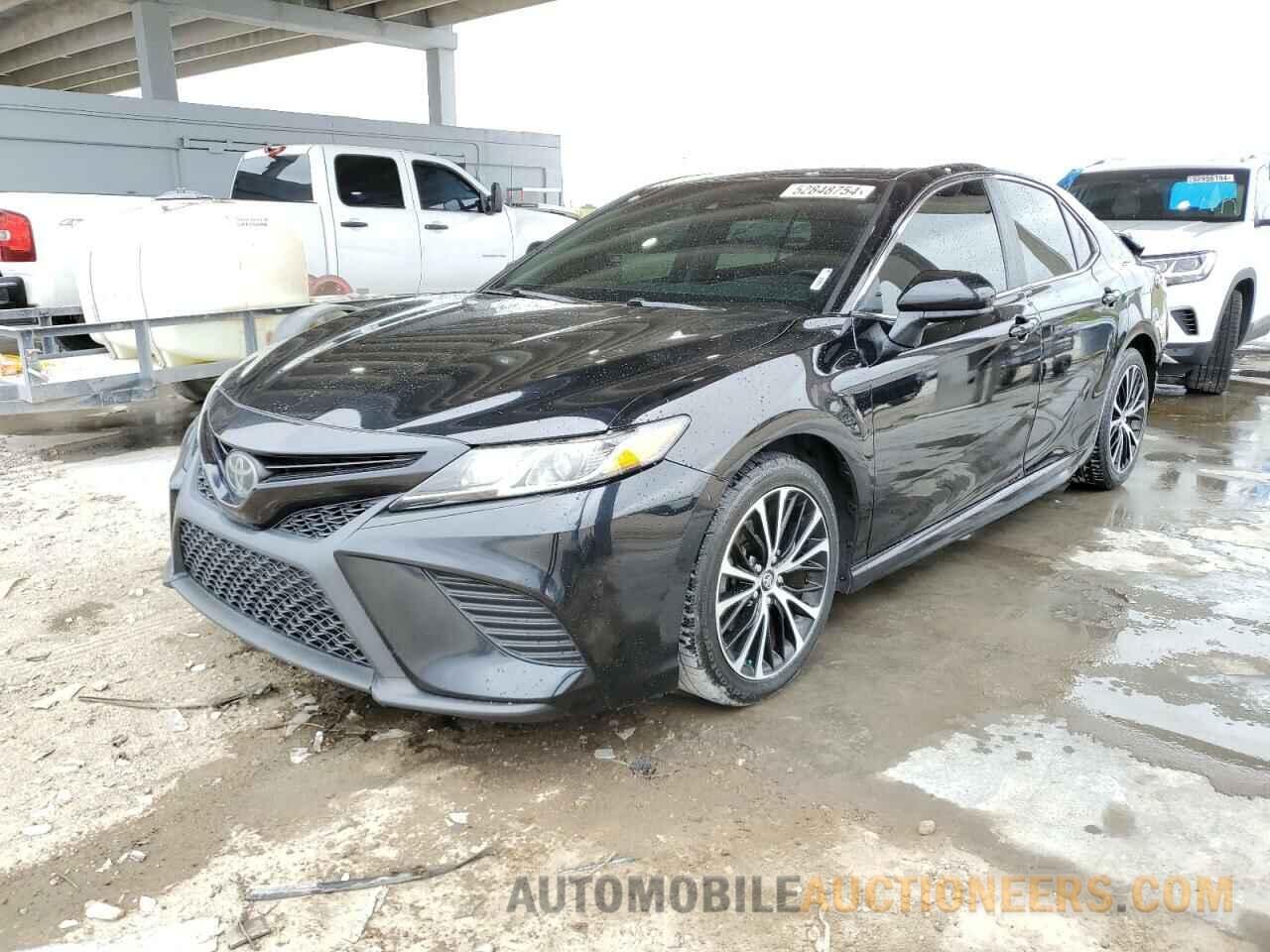 4T1B11HK7JU671673 TOYOTA CAMRY 2018