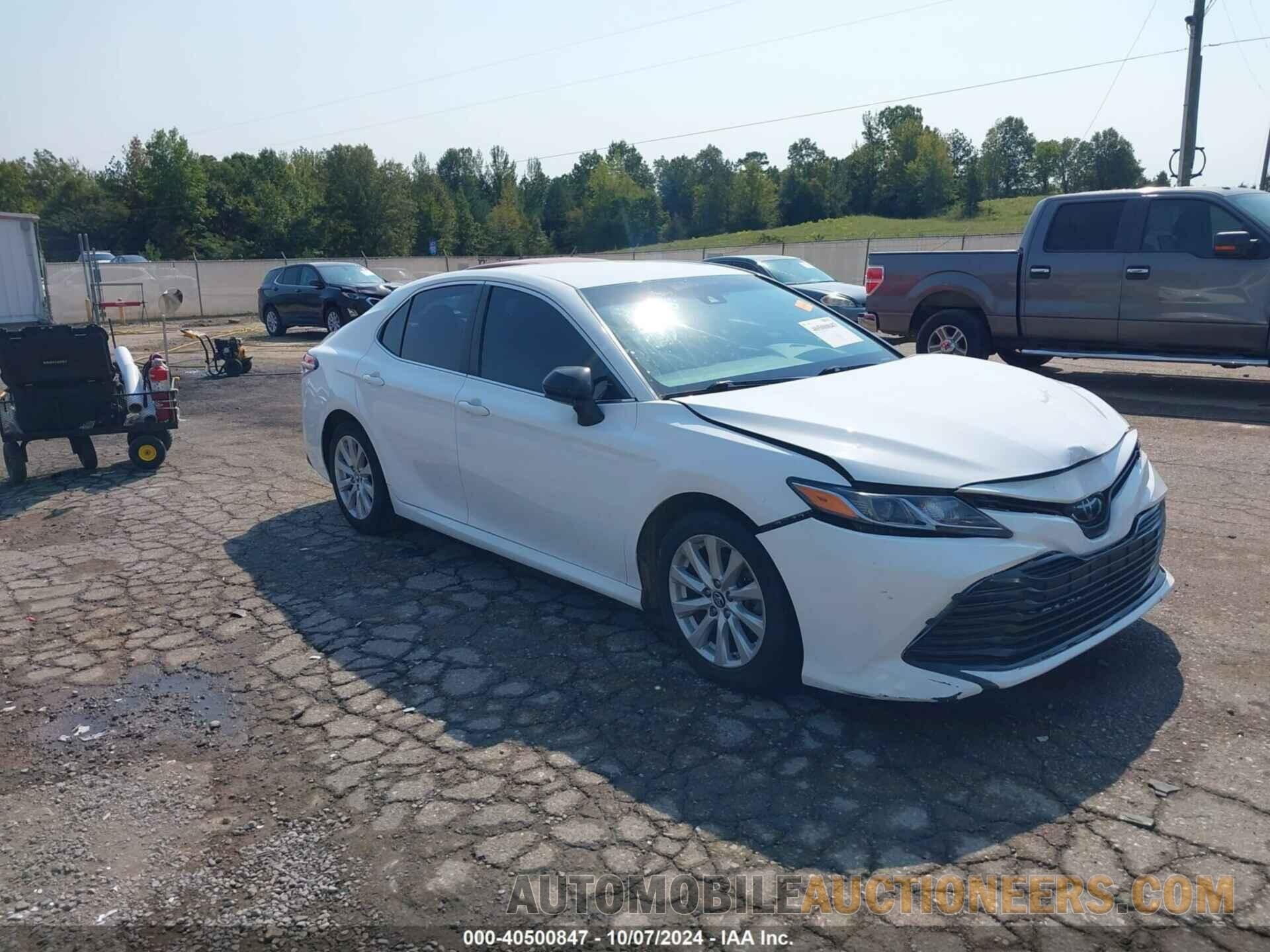 4T1B11HK7JU675156 TOYOTA CAMRY 2018