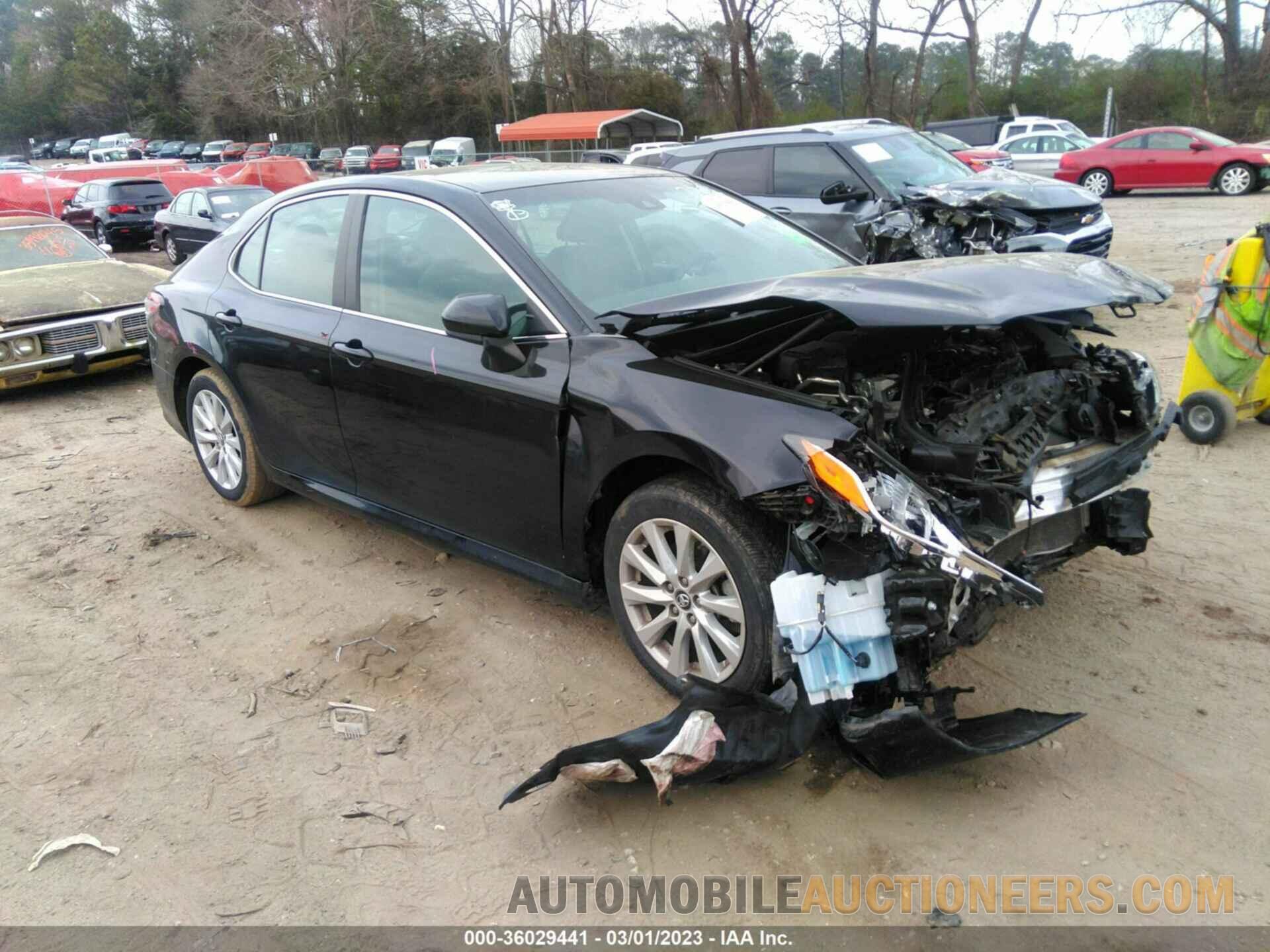 4T1B11HK7JU677067 TOYOTA CAMRY 2018