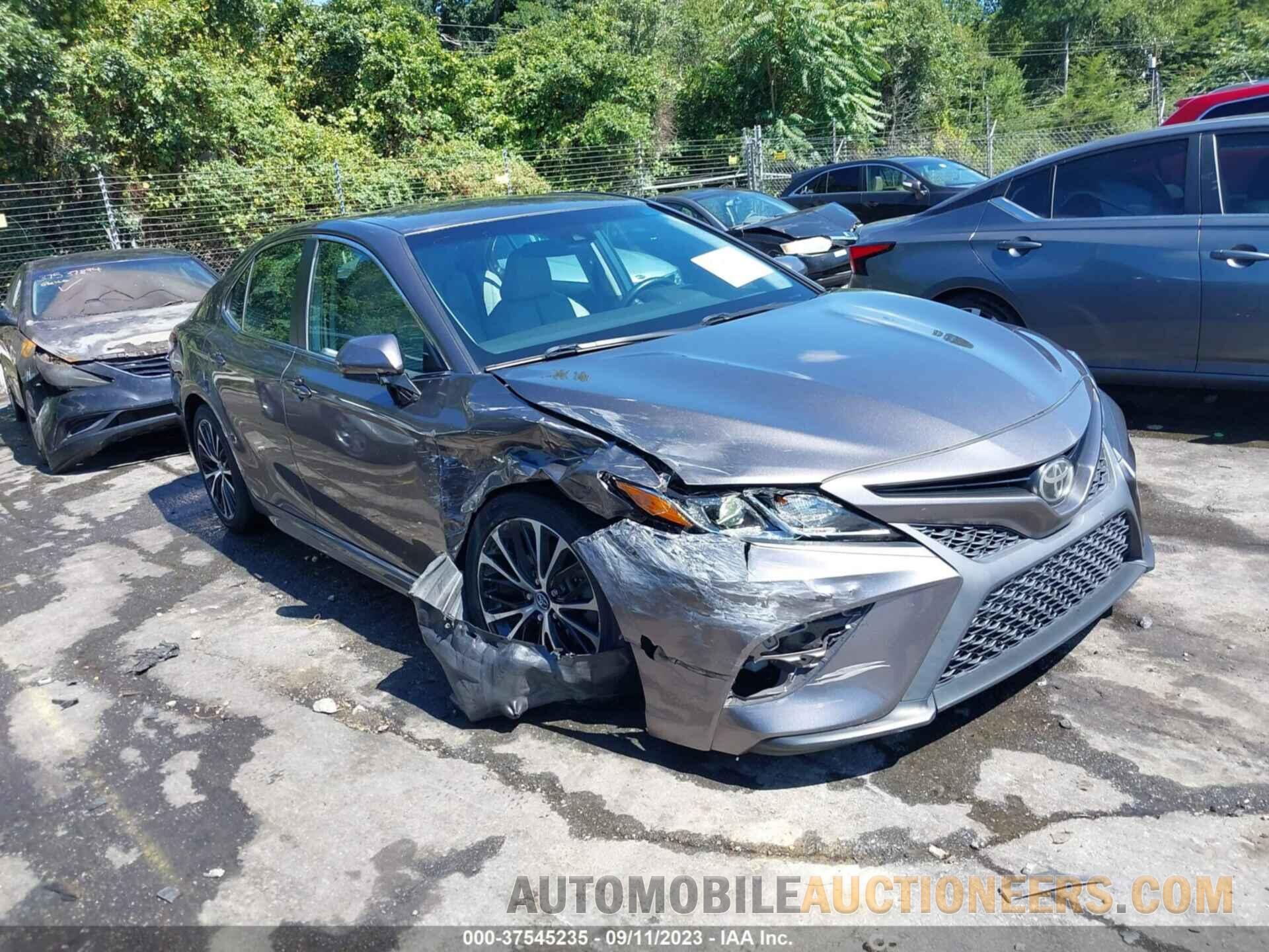 4T1B11HK7JU678266 TOYOTA CAMRY 2018