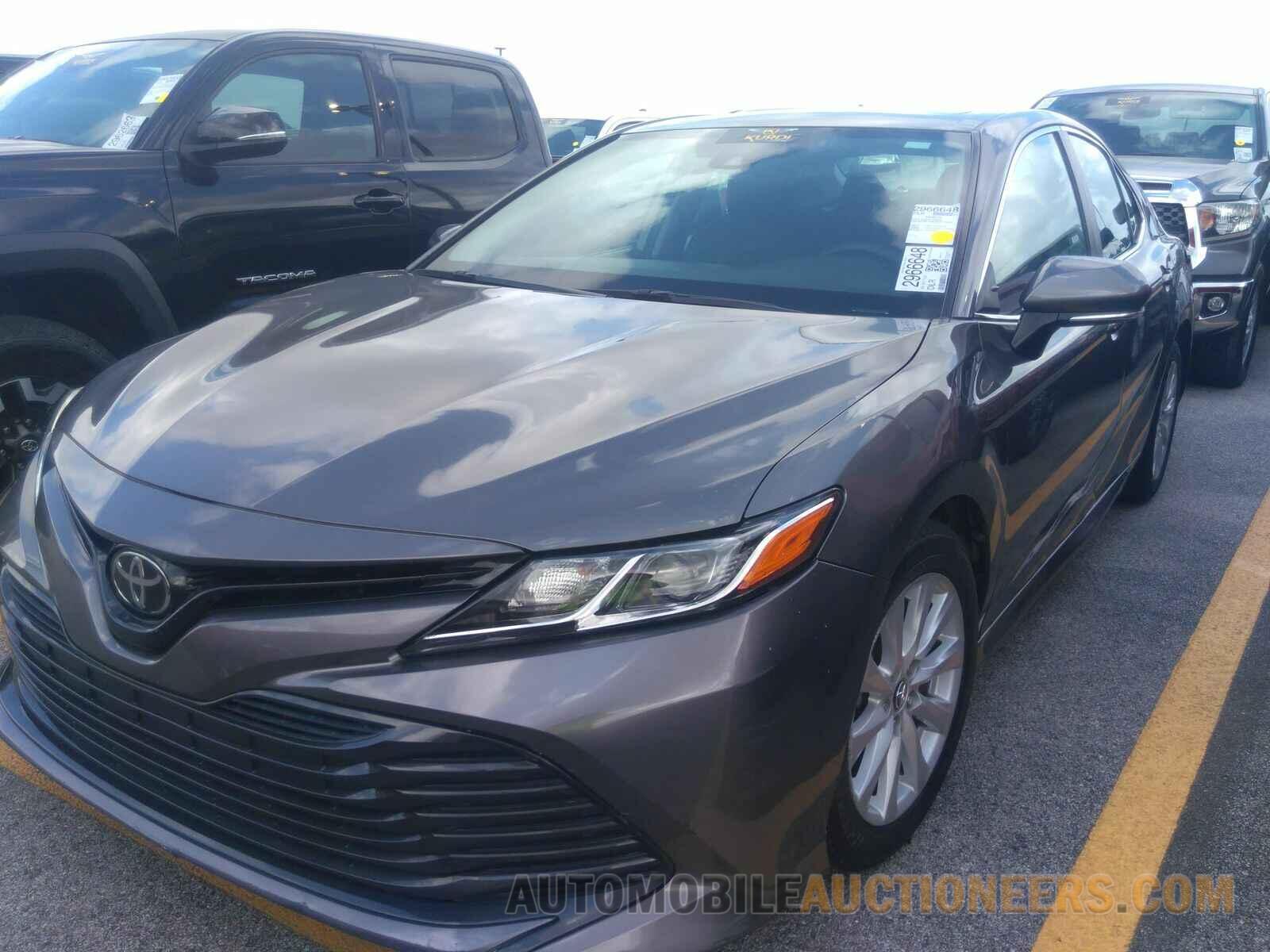 4T1B11HK7KU171031 Toyota Camry LE 2019