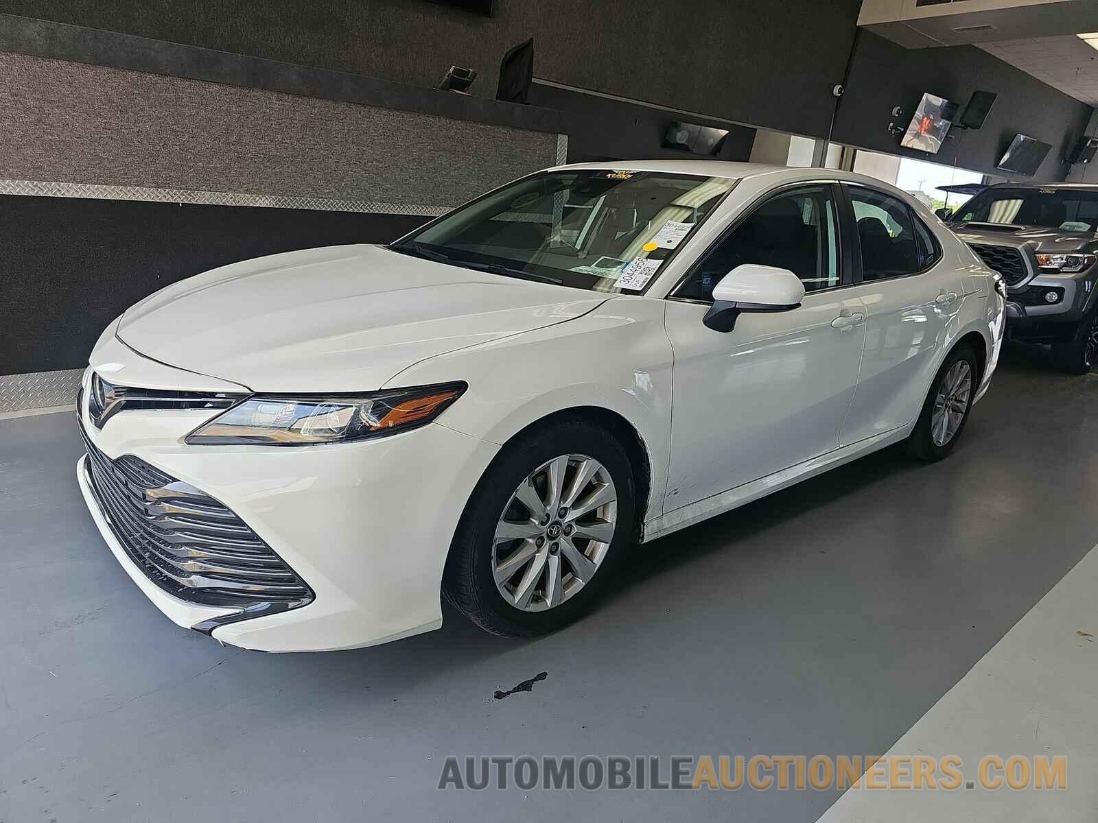 4T1B11HK7KU689687 Toyota Camry 2019