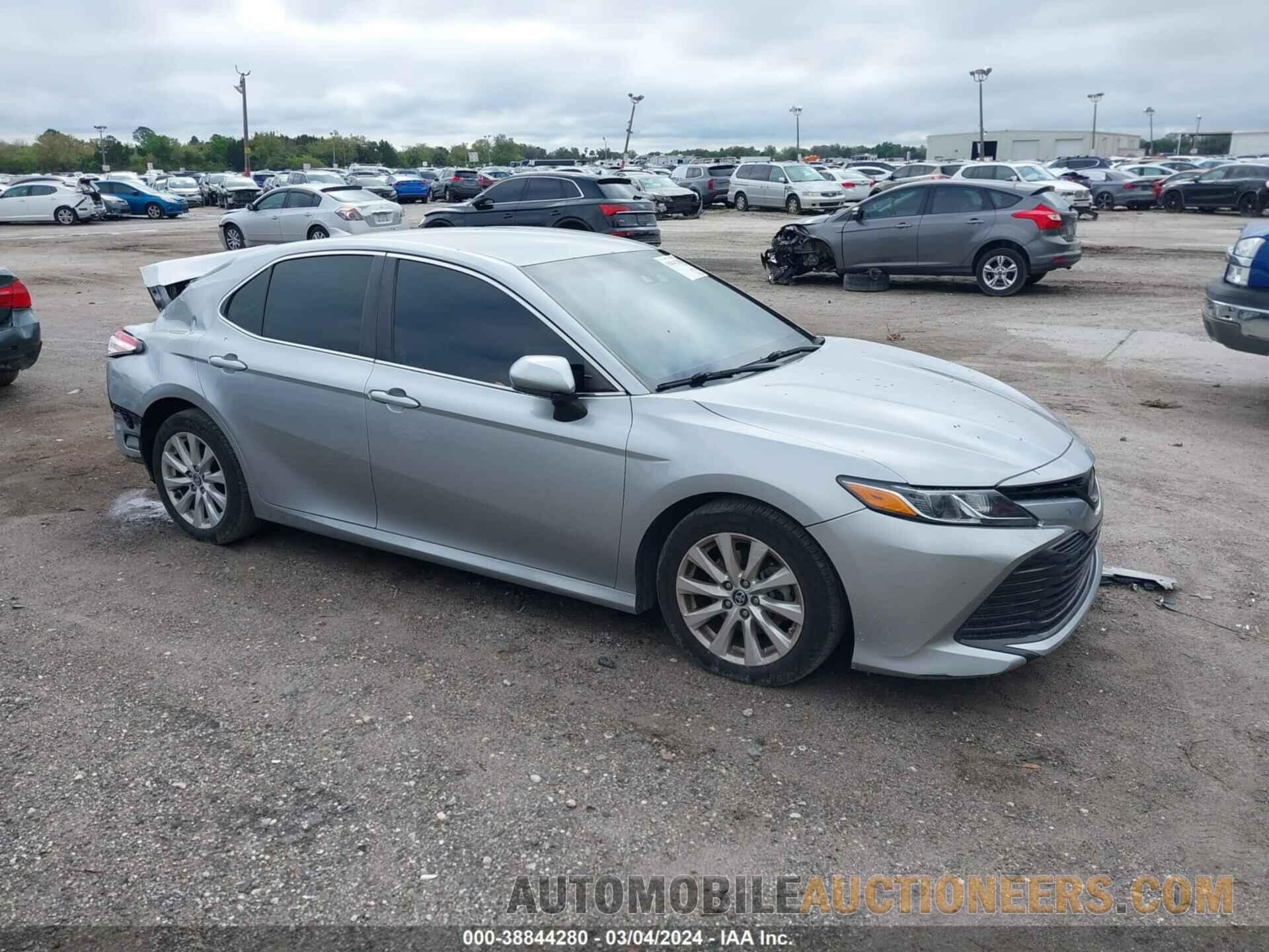 4T1B11HK7KU703670 TOYOTA CAMRY 2019