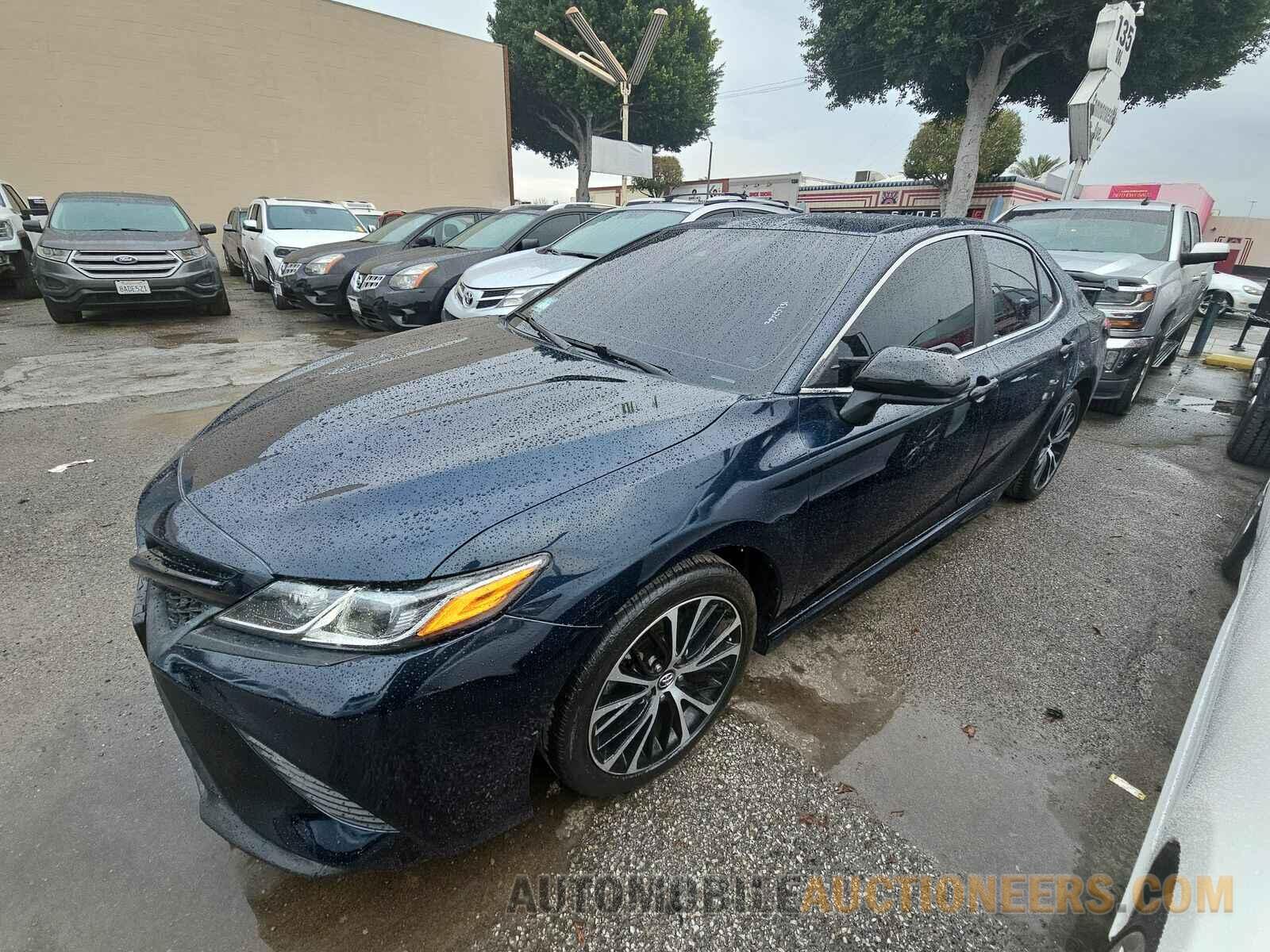 4T1B11HK7KU705032 Toyota Camry 2019