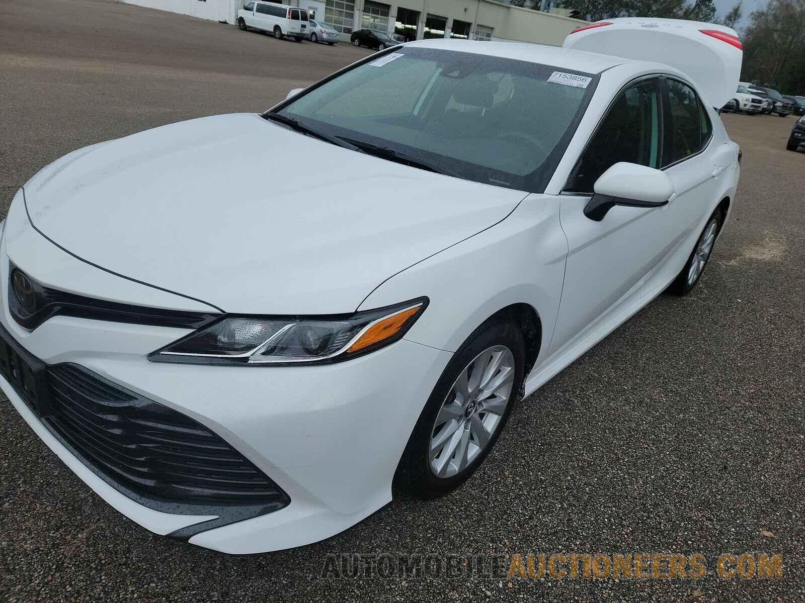 4T1B11HK7KU804823 Toyota Camry LE 2019