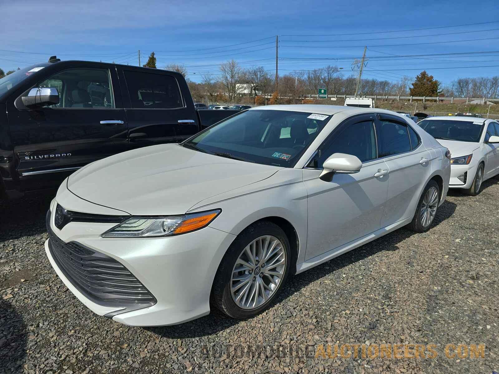 4T1B11HK7KU820424 Toyota Camry 2019