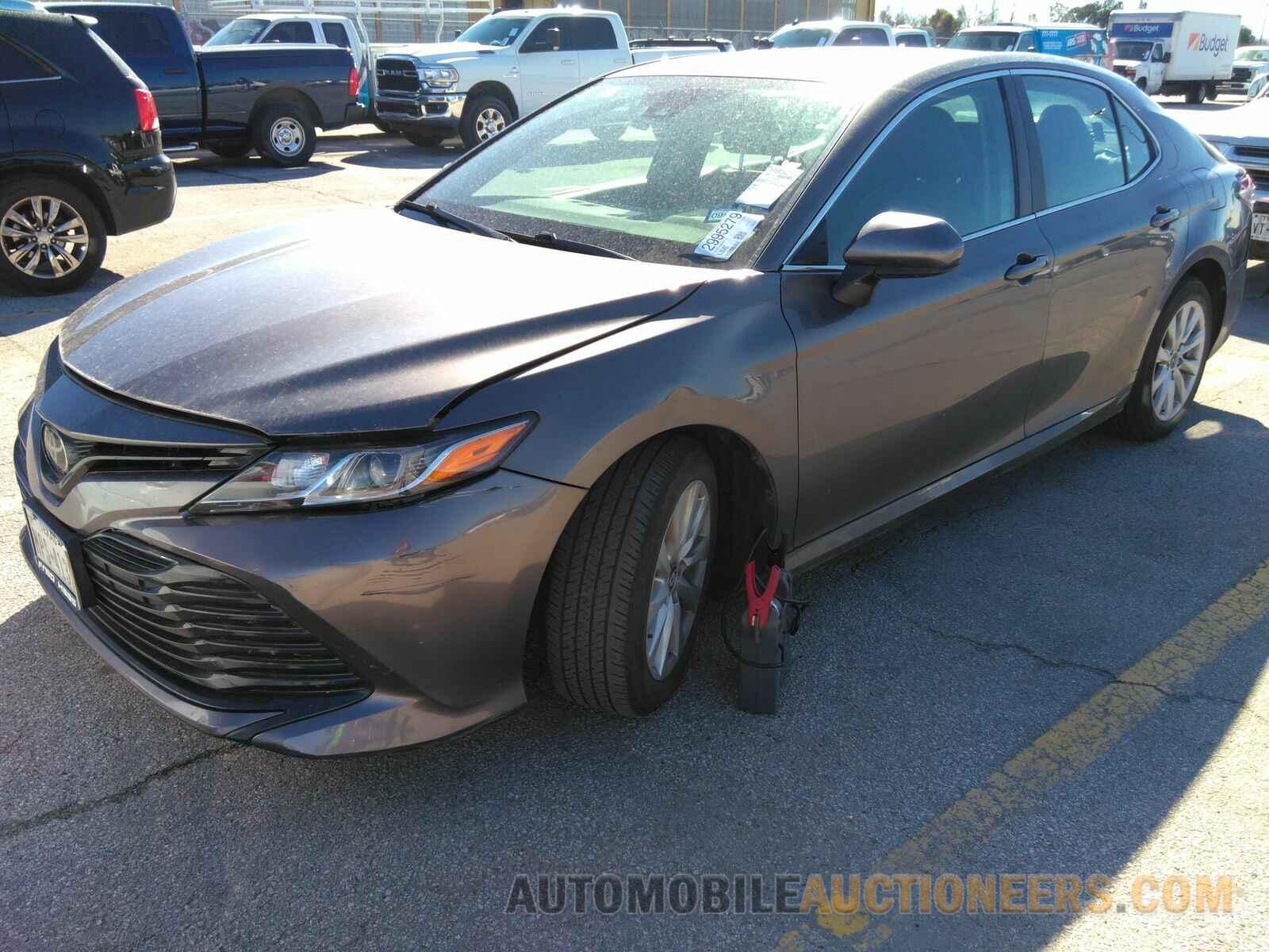 4T1B11HK7KU849888 Toyota Camry LE 2019