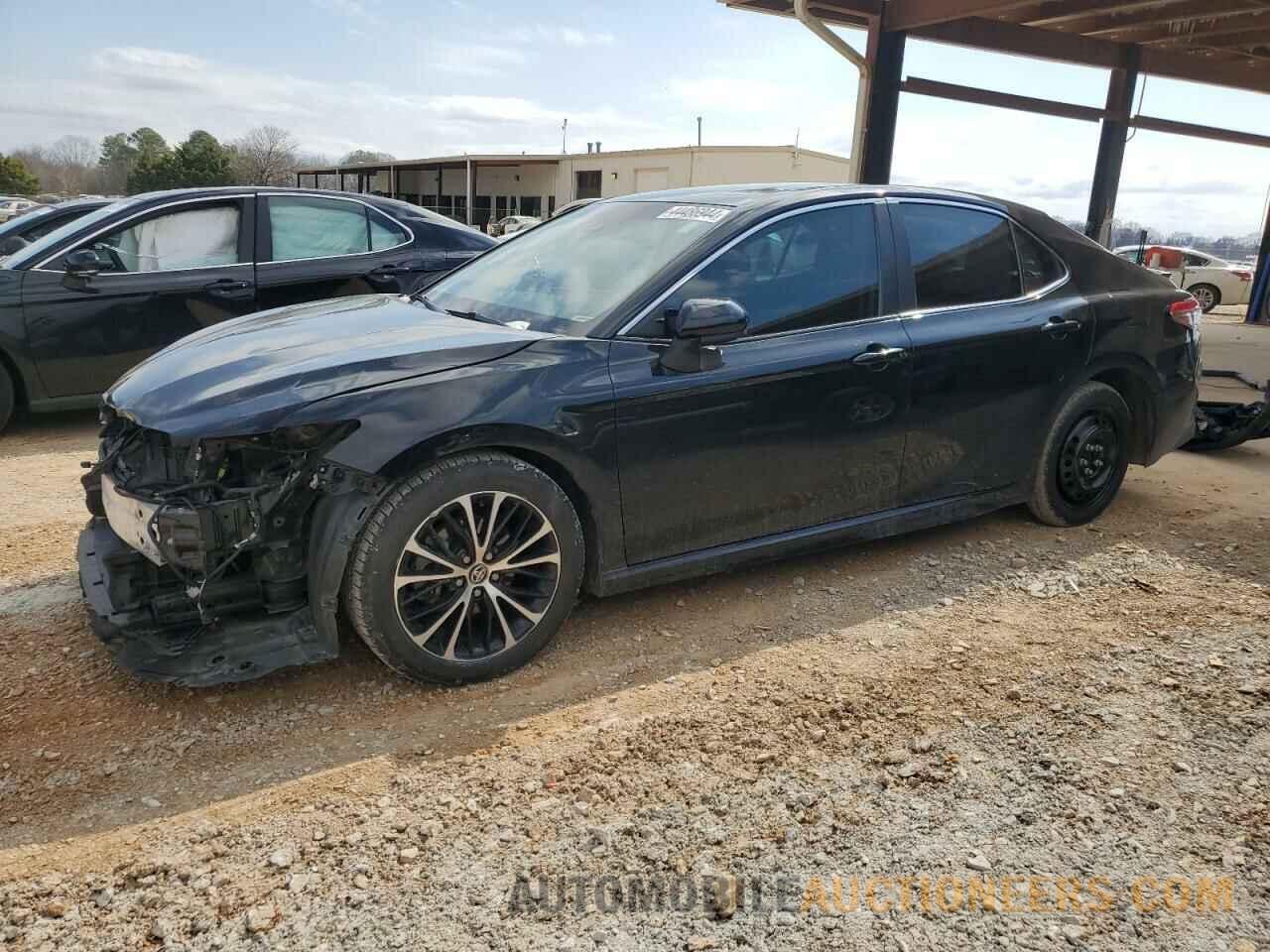 4T1B11HK8JU018687 TOYOTA CAMRY 2018