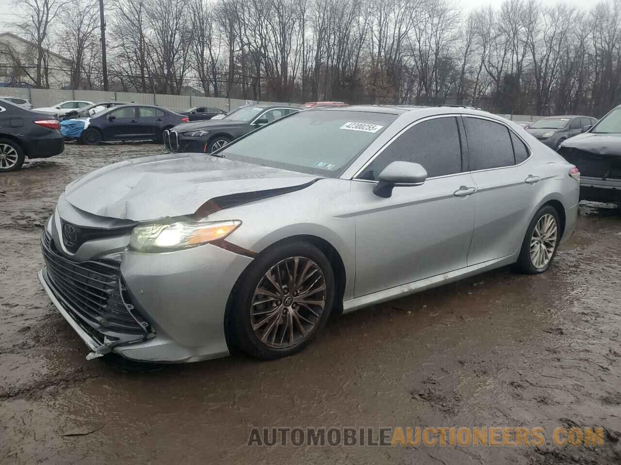 4T1B11HK8JU019807 TOYOTA CAMRY 2018