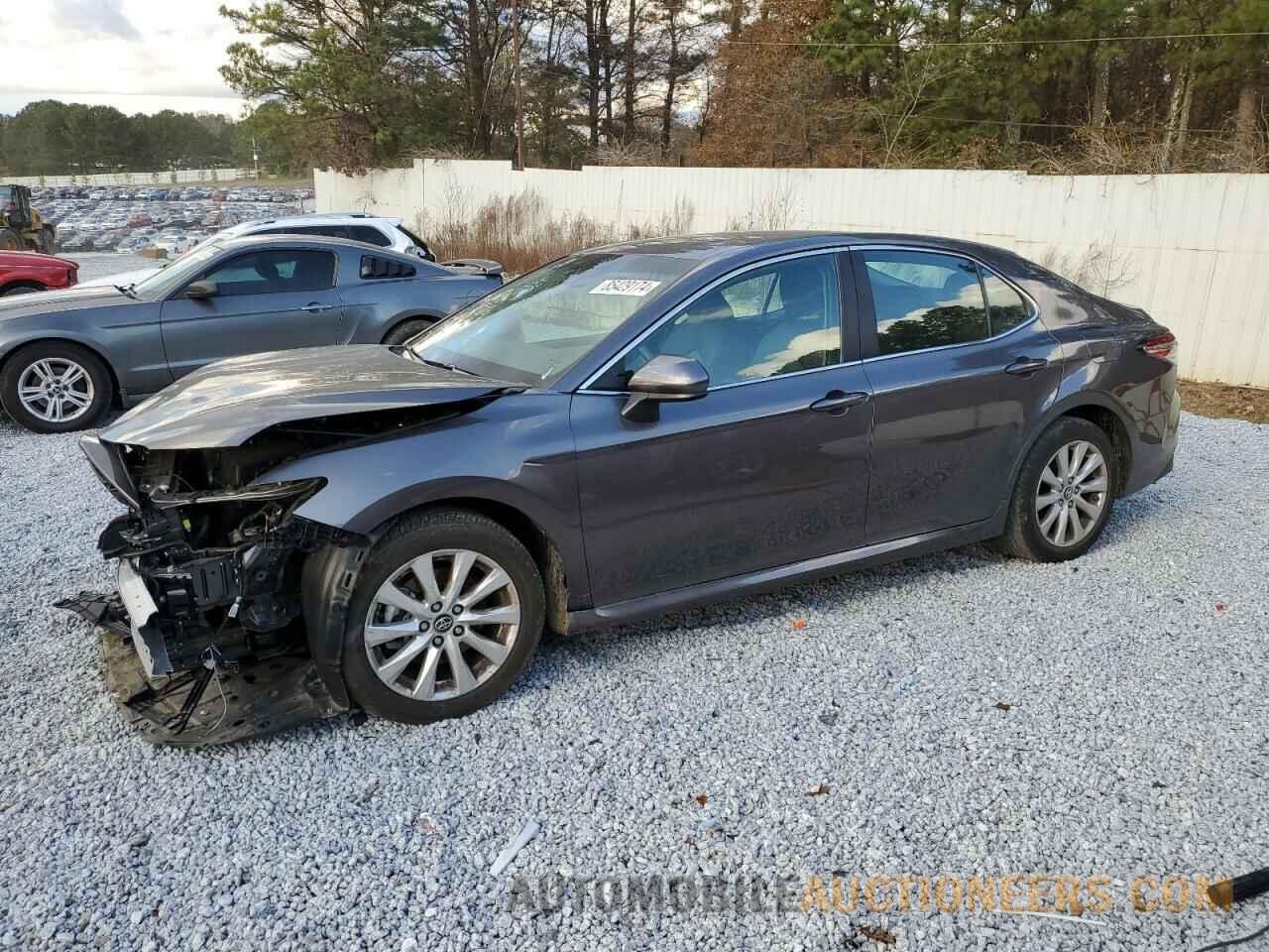 4T1B11HK8JU021458 TOYOTA CAMRY 2018