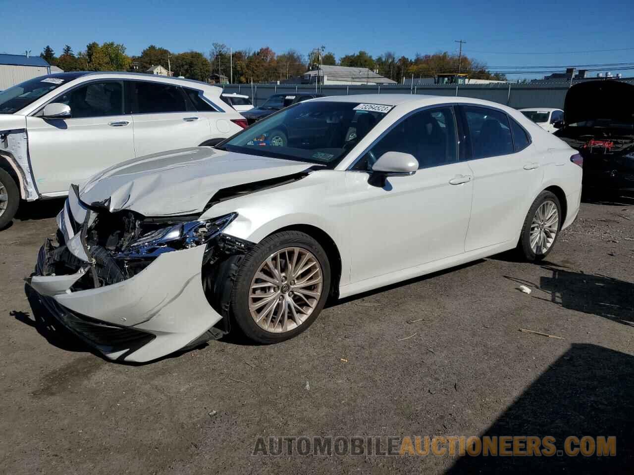 4T1B11HK8JU022898 TOYOTA CAMRY 2018