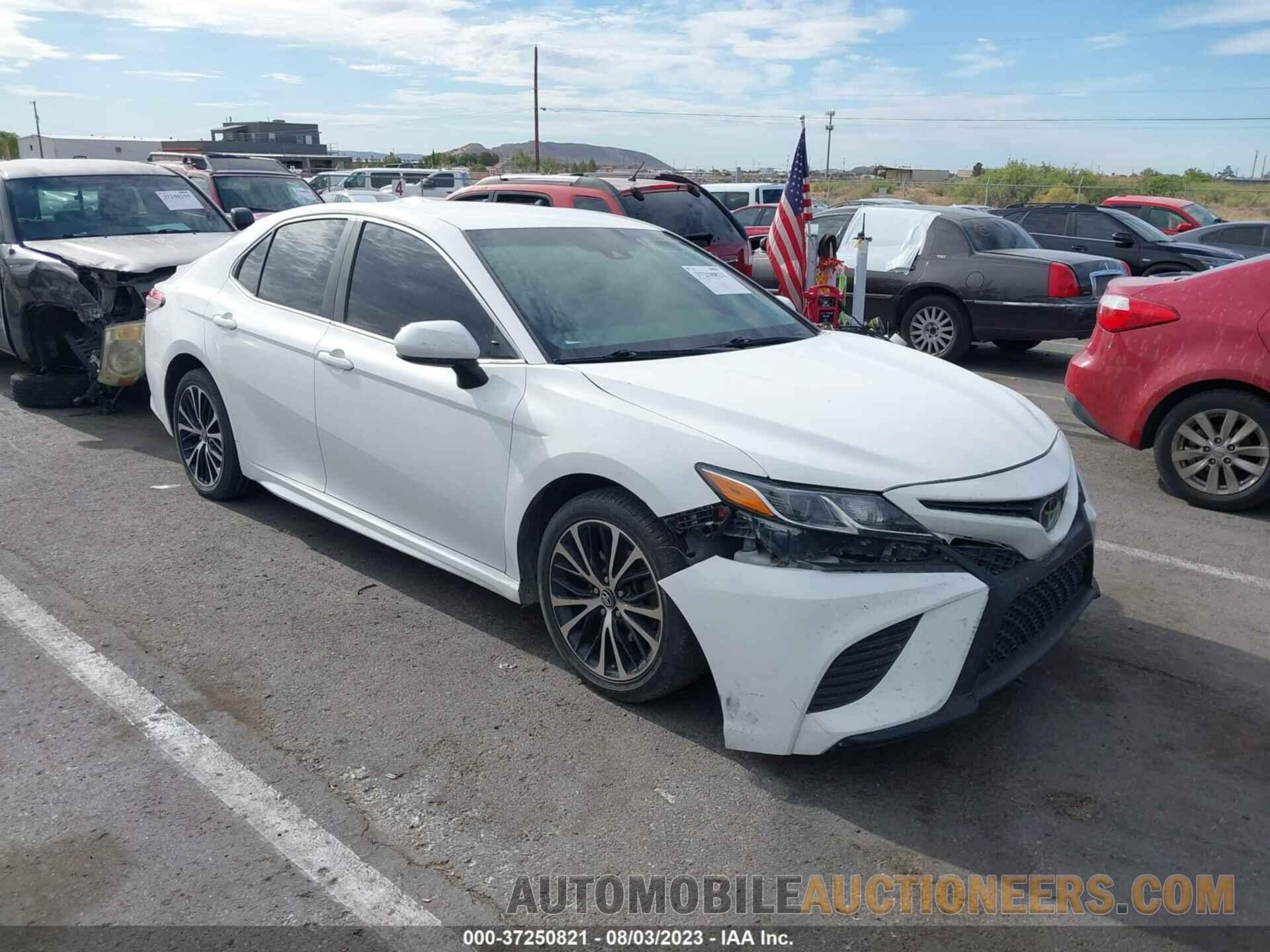 4T1B11HK8JU024148 TOYOTA CAMRY 2018