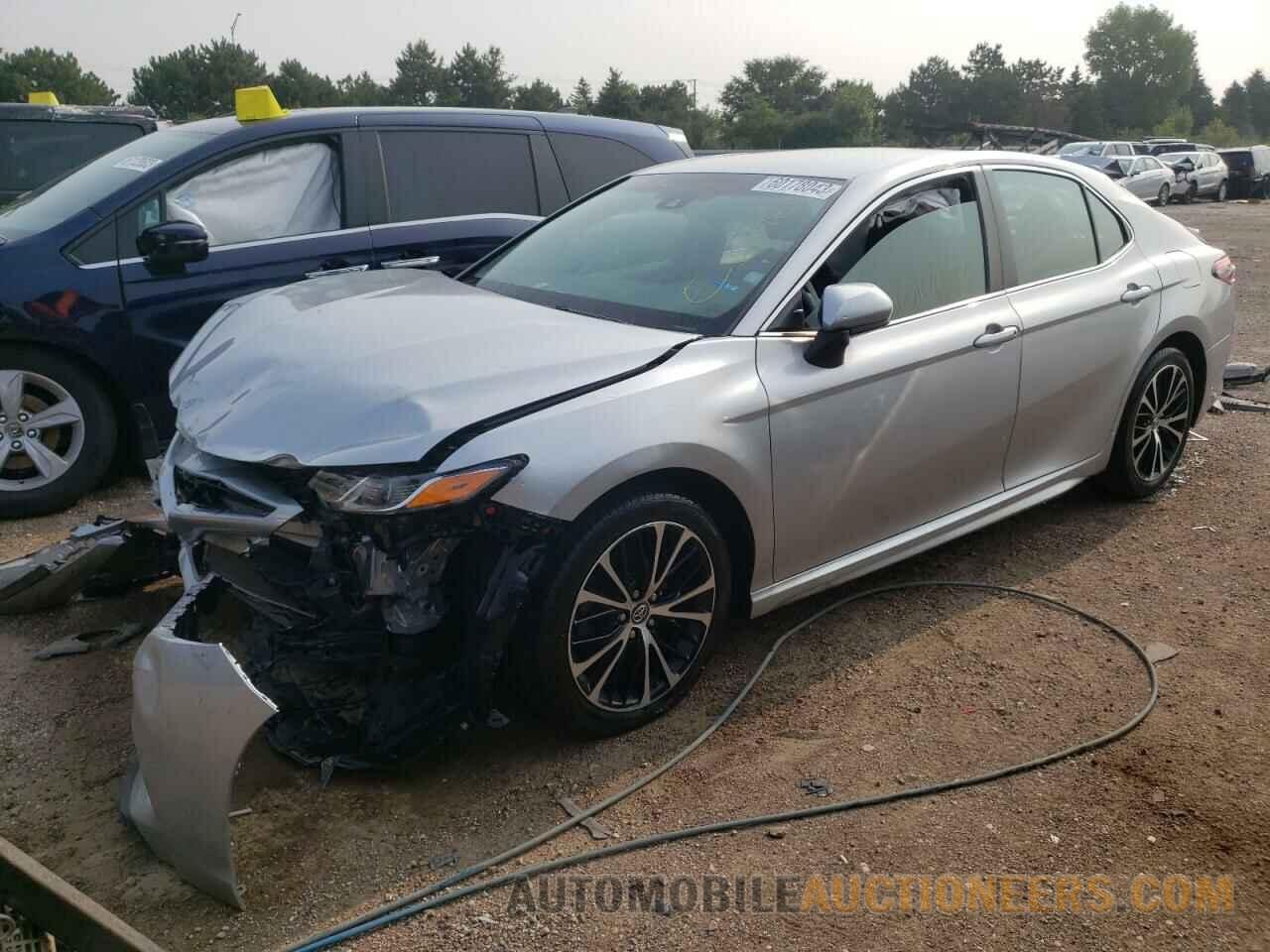 4T1B11HK8JU025140 TOYOTA CAMRY 2018