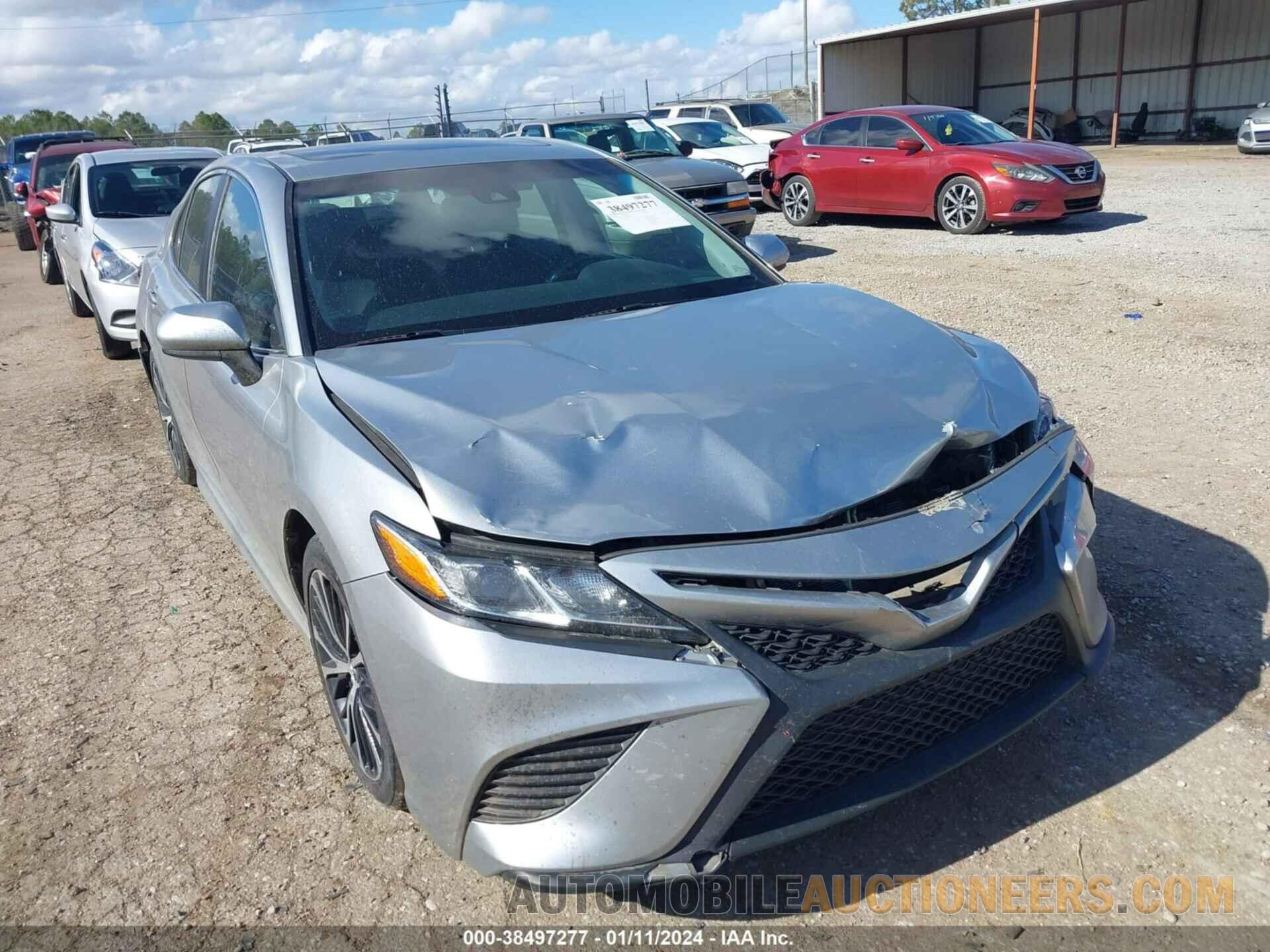 4T1B11HK8JU026594 TOYOTA CAMRY 2018