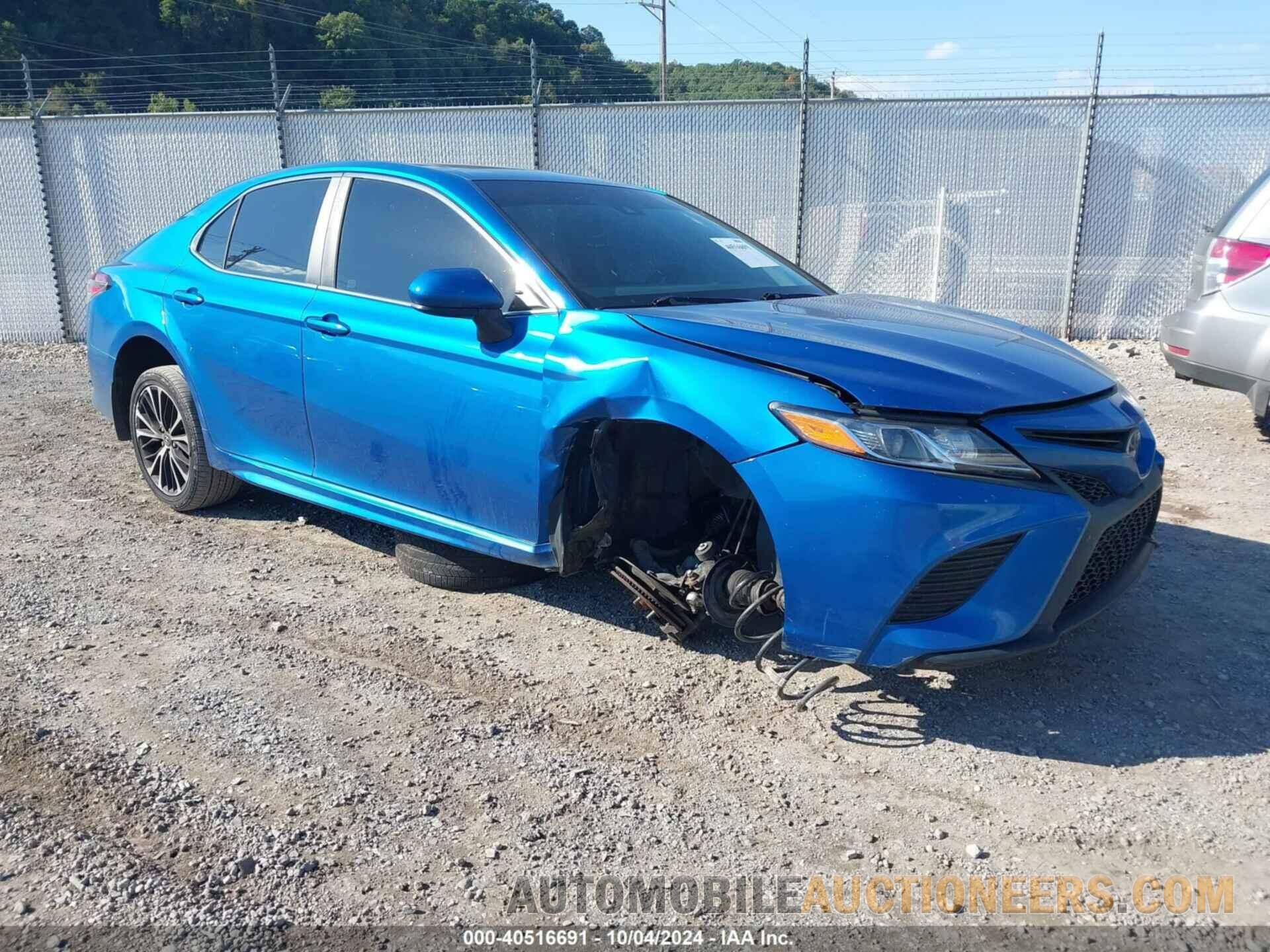 4T1B11HK8JU030628 TOYOTA CAMRY 2018