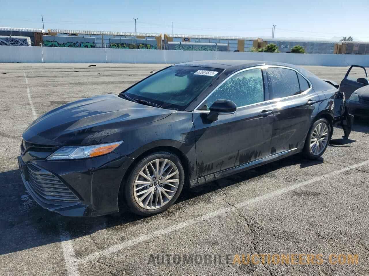 4T1B11HK8JU030693 TOYOTA CAMRY 2018