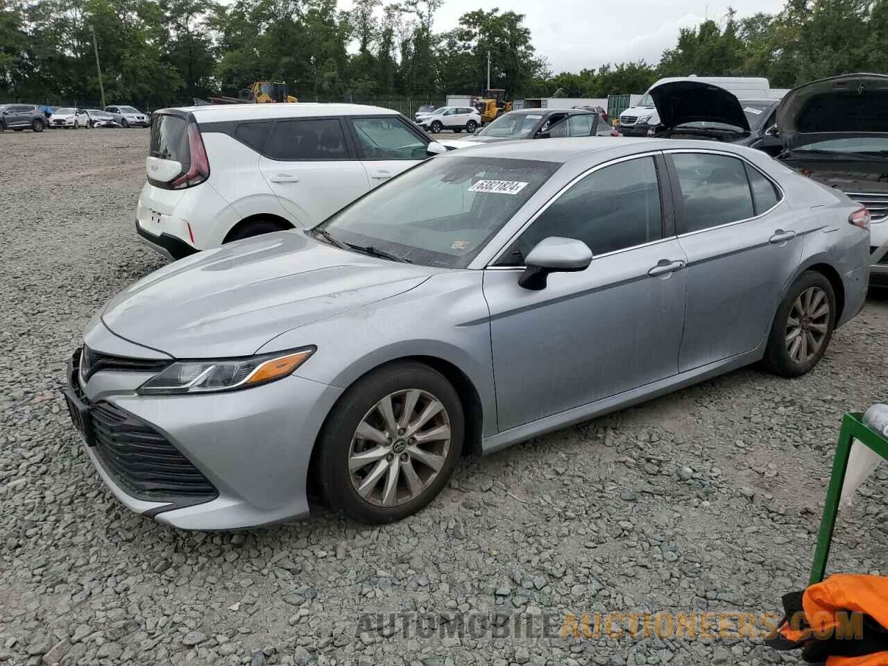 4T1B11HK8JU036252 TOYOTA CAMRY 2018