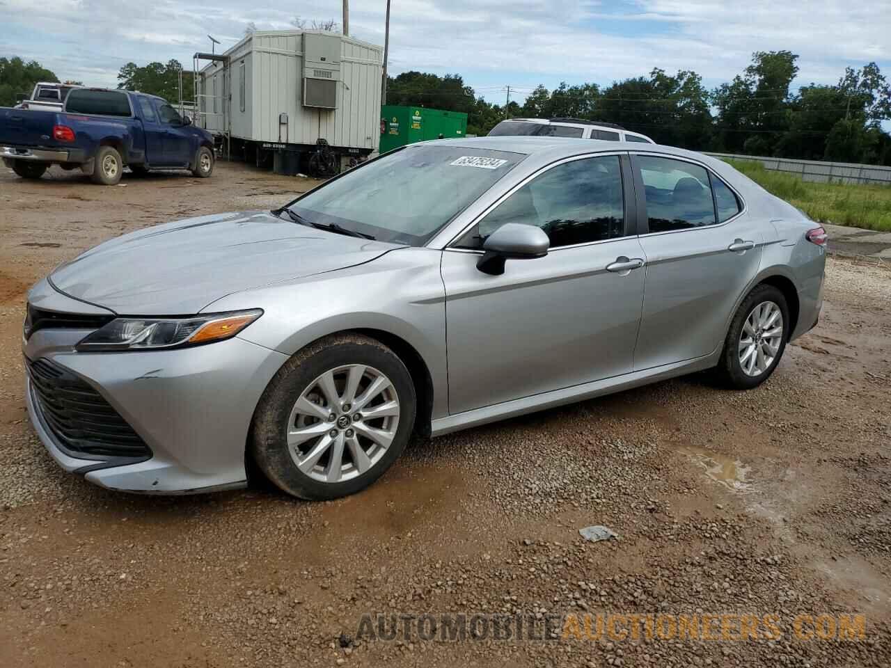 4T1B11HK8JU036722 TOYOTA CAMRY 2018