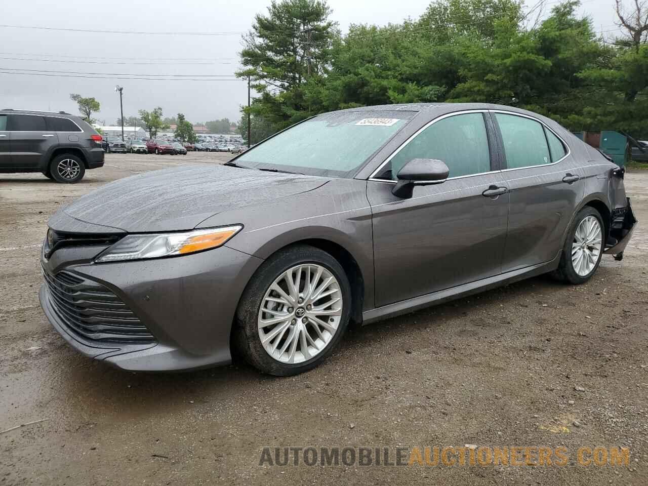 4T1B11HK8JU037627 TOYOTA CAMRY 2018