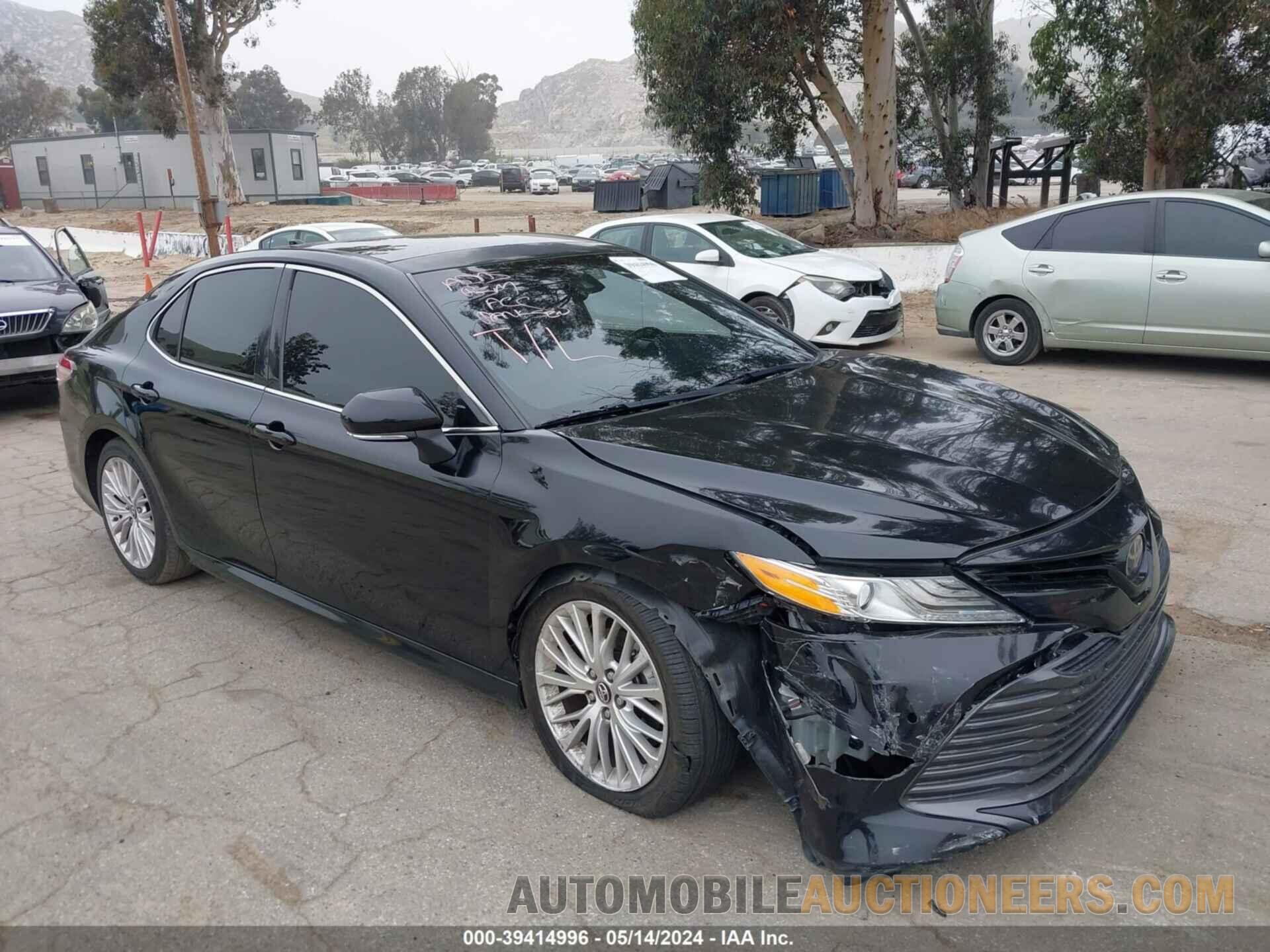 4T1B11HK8JU037949 TOYOTA CAMRY 2018