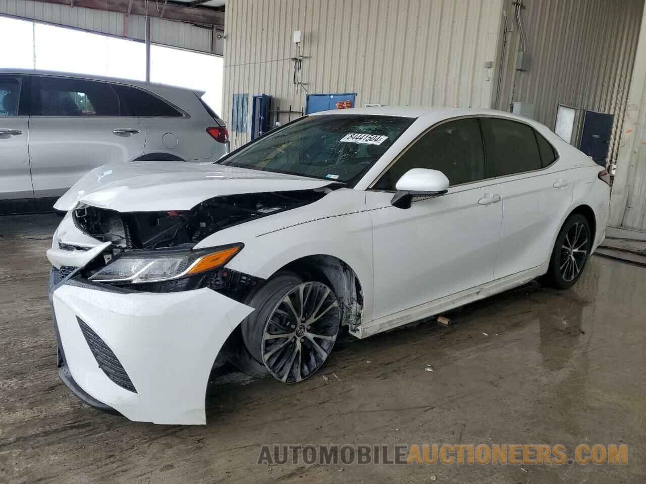 4T1B11HK8JU039684 TOYOTA CAMRY 2018