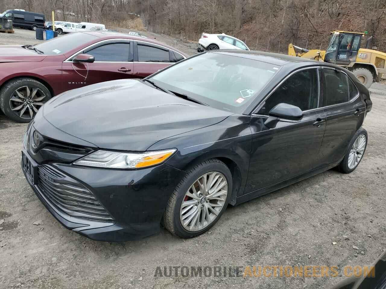 4T1B11HK8JU040351 TOYOTA CAMRY 2018