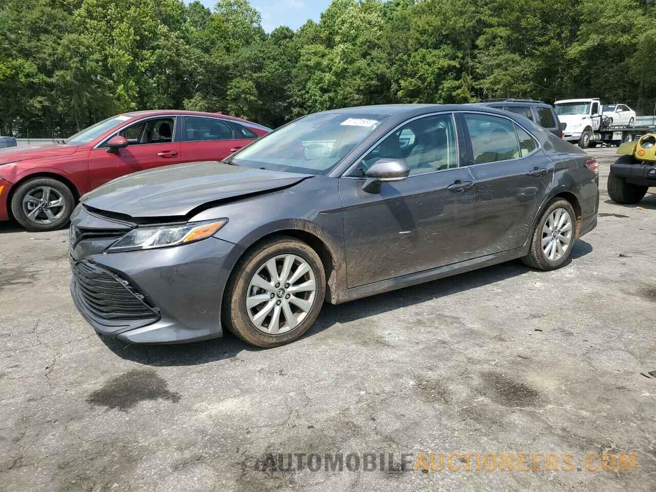 4T1B11HK8JU042715 TOYOTA CAMRY 2018