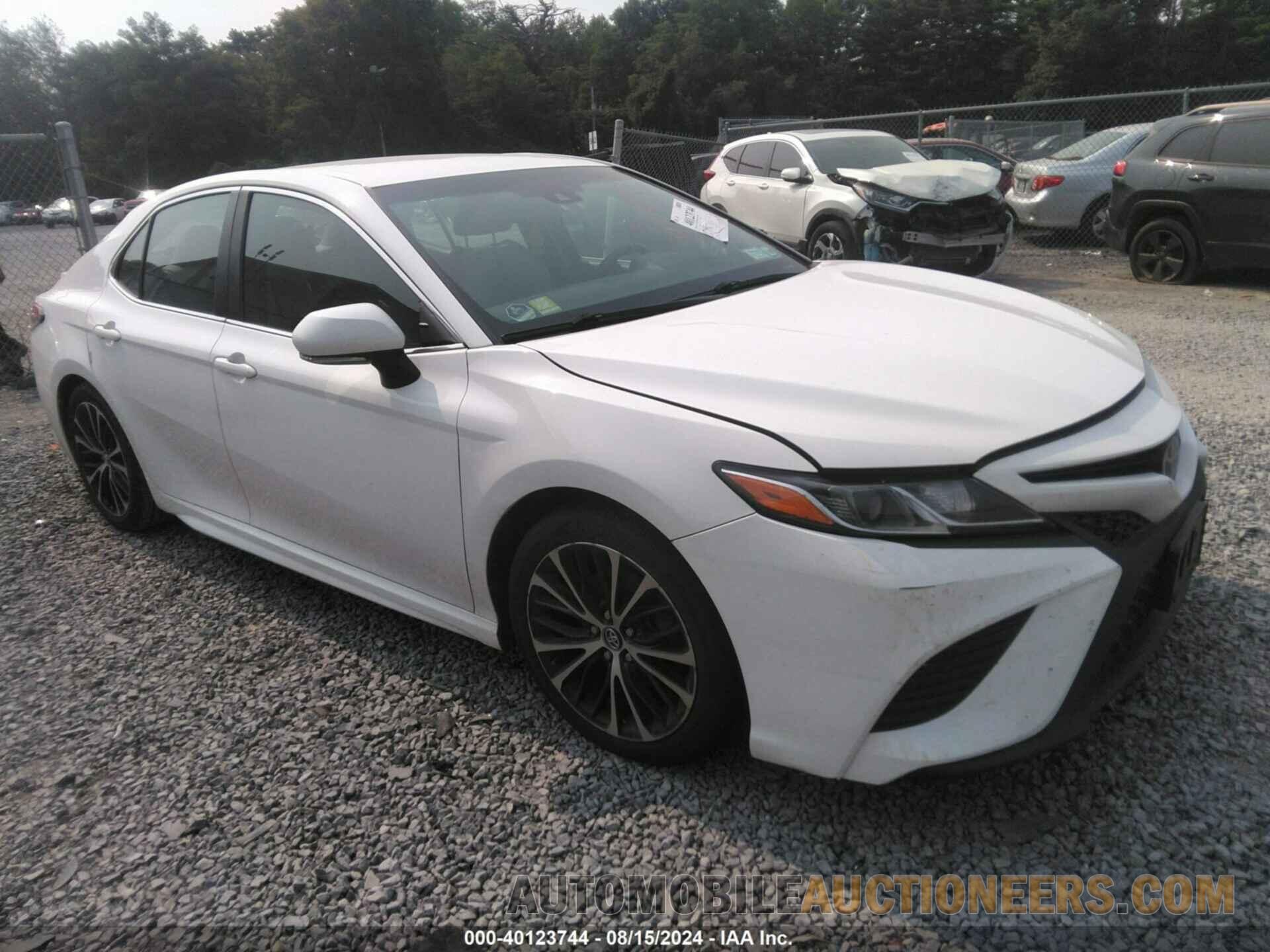 4T1B11HK8JU046148 TOYOTA CAMRY 2018