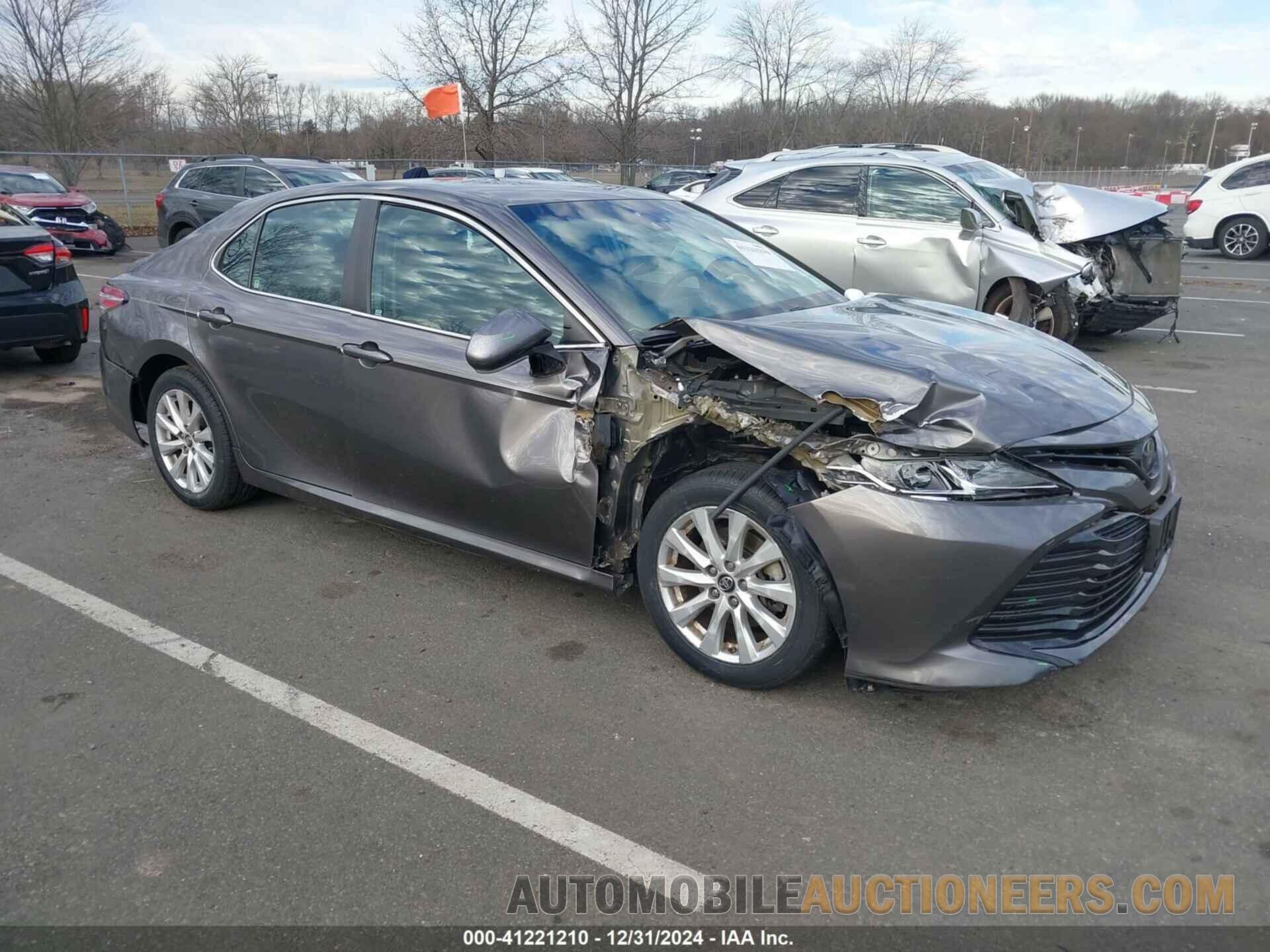 4T1B11HK8JU046828 TOYOTA CAMRY 2018