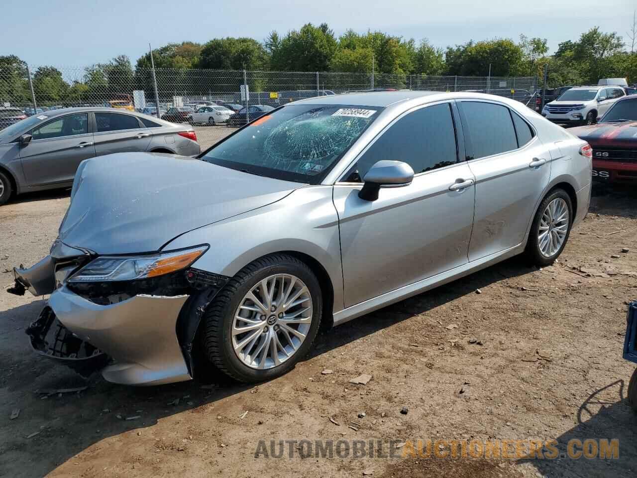 4T1B11HK8JU048076 TOYOTA CAMRY 2018