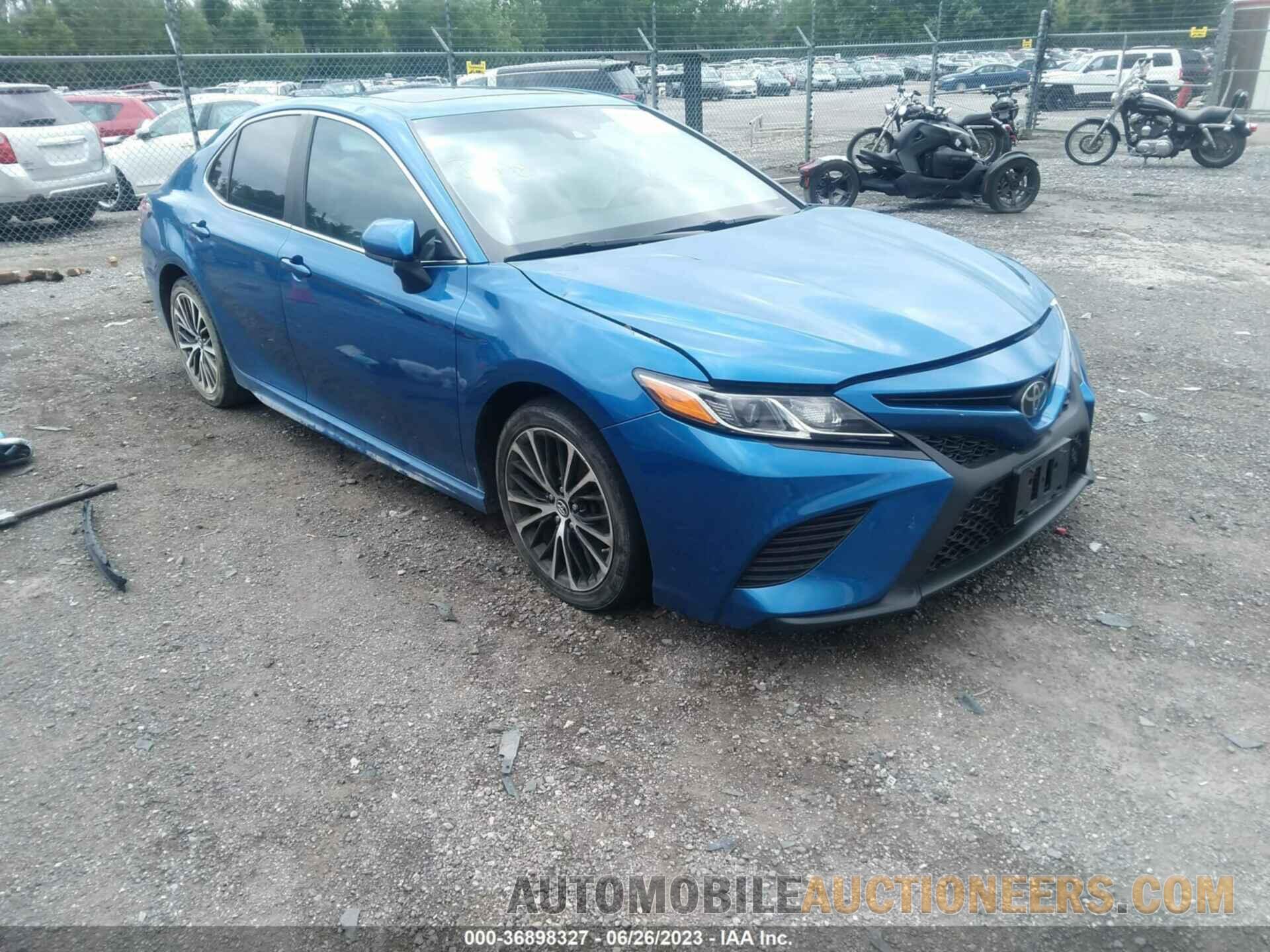 4T1B11HK8JU048935 TOYOTA CAMRY 2018