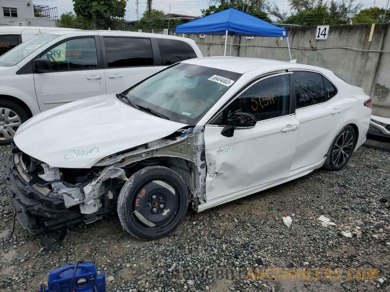 4T1B11HK8JU049731 TOYOTA CAMRY 2018