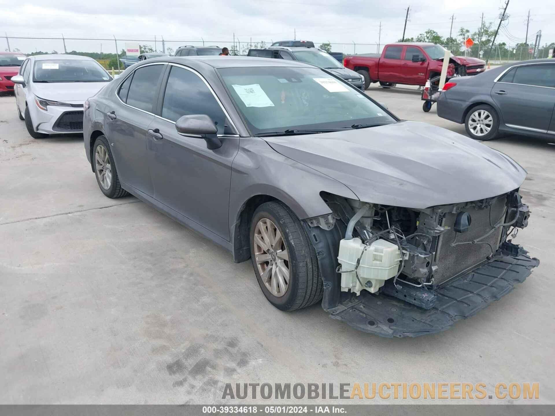 4T1B11HK8JU051527 TOYOTA CAMRY 2018