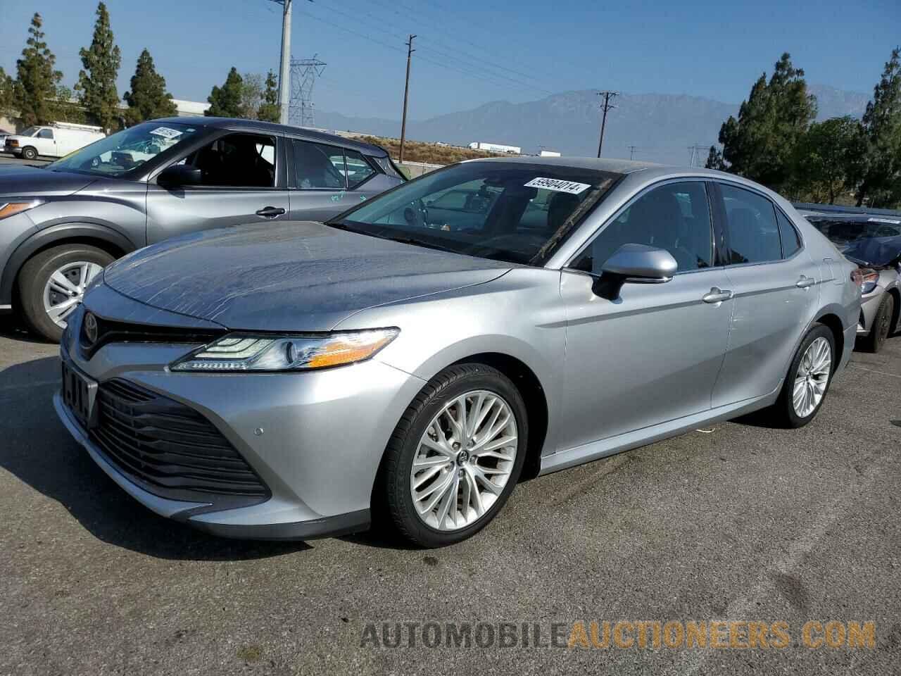 4T1B11HK8JU052077 TOYOTA CAMRY 2018