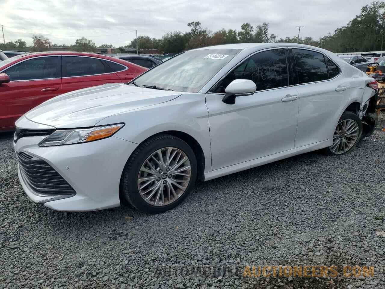 4T1B11HK8JU056789 TOYOTA CAMRY 2018