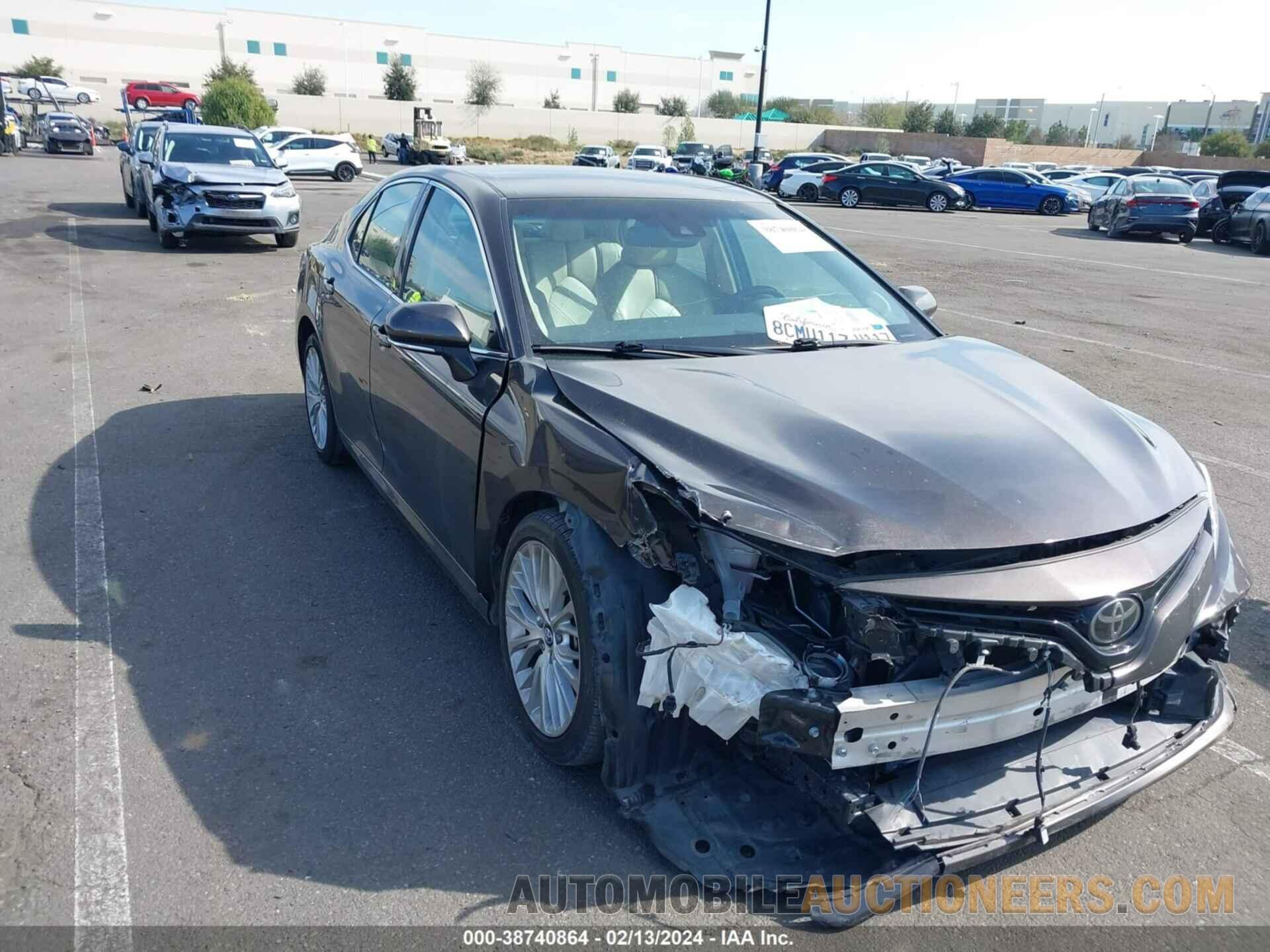 4T1B11HK8JU060972 TOYOTA CAMRY 2018