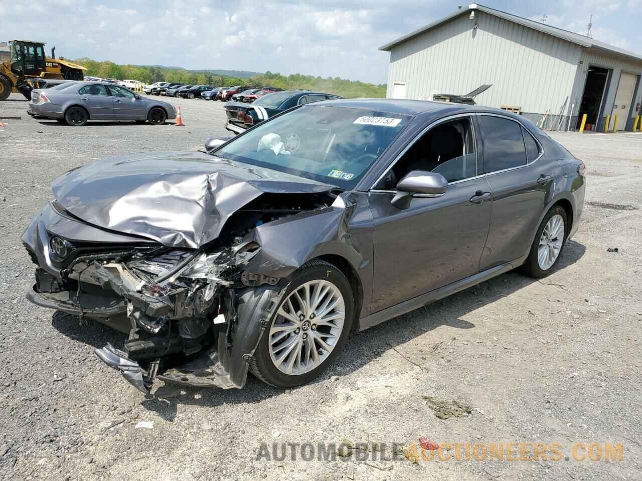 4T1B11HK8JU063144 TOYOTA CAMRY 2018