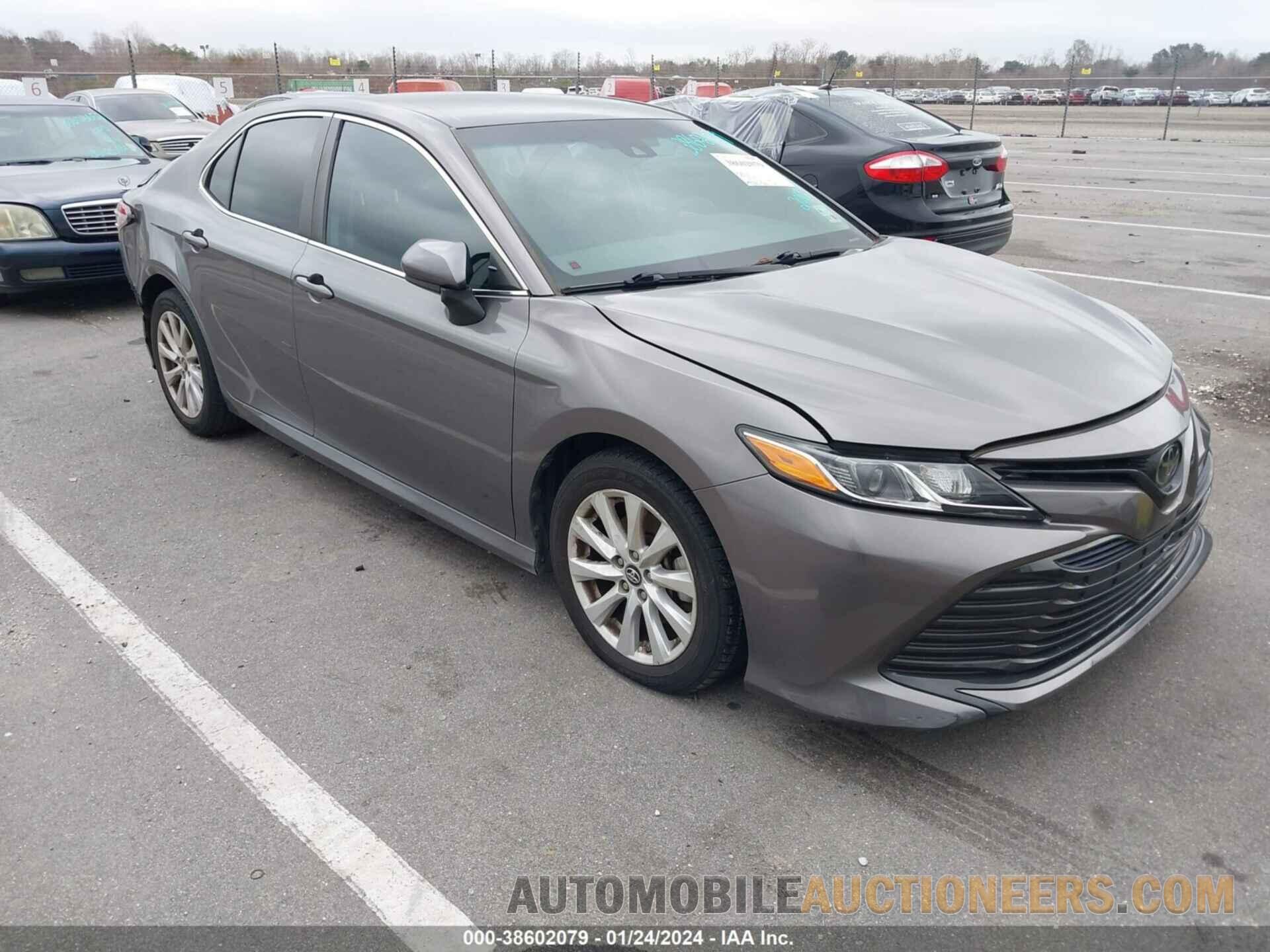 4T1B11HK8JU063502 TOYOTA CAMRY 2018