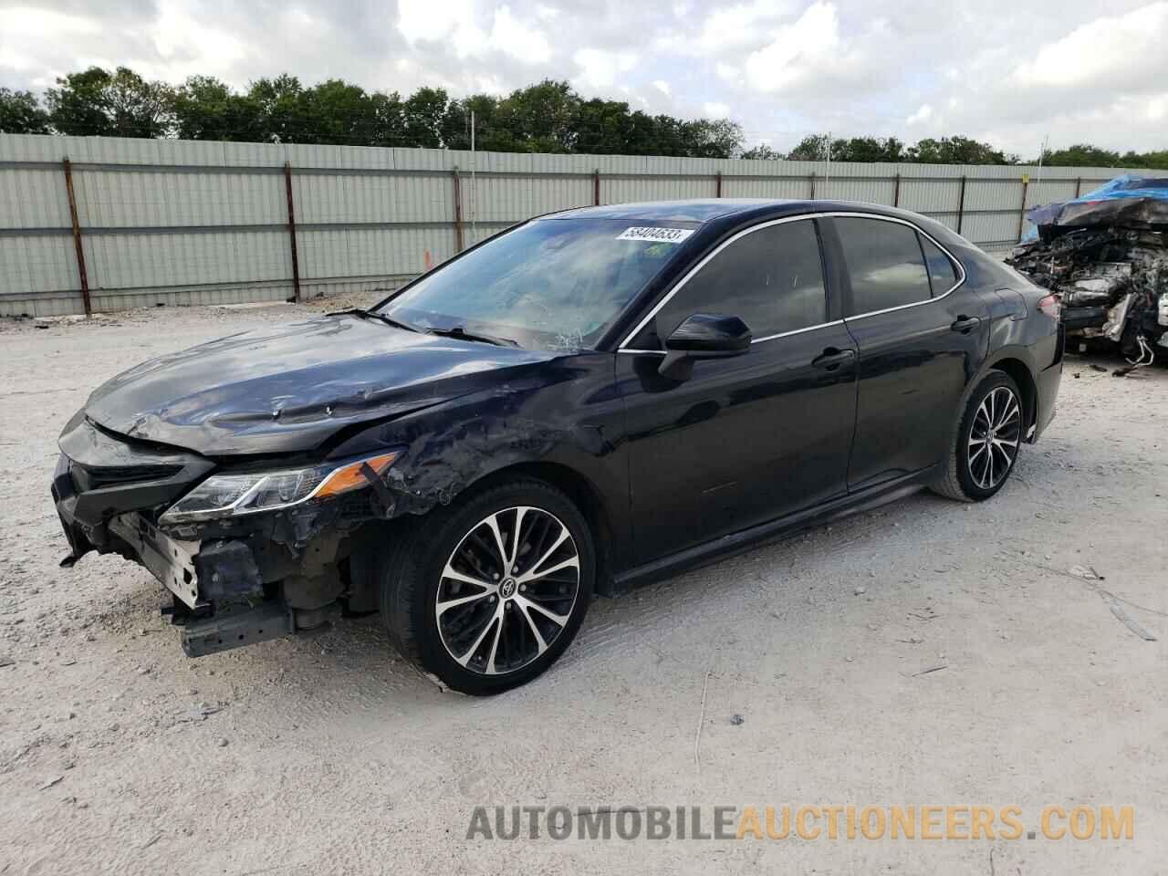 4T1B11HK8JU066092 TOYOTA CAMRY 2018