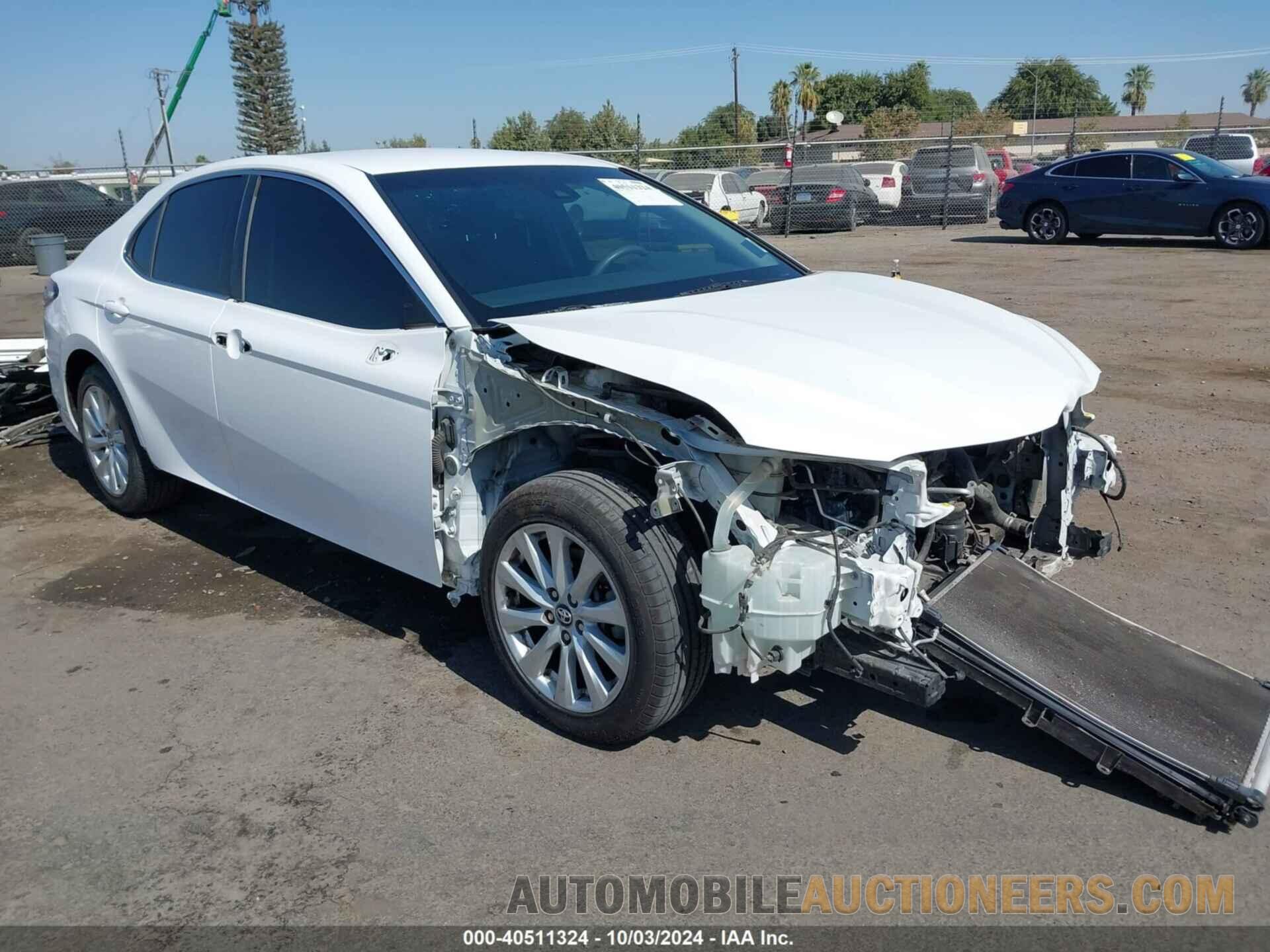 4T1B11HK8JU073687 TOYOTA CAMRY 2018