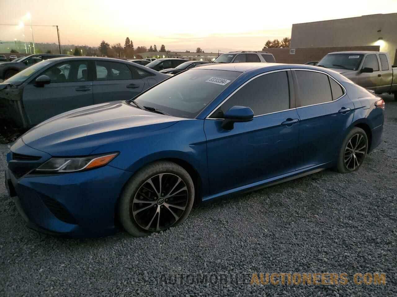 4T1B11HK8JU078131 TOYOTA CAMRY 2018