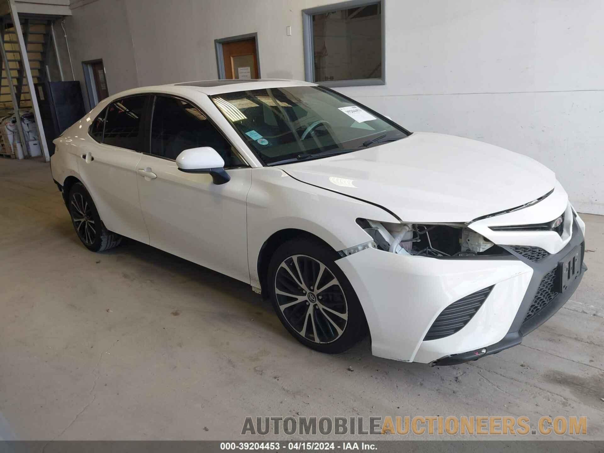 4T1B11HK8JU078632 TOYOTA CAMRY 2018