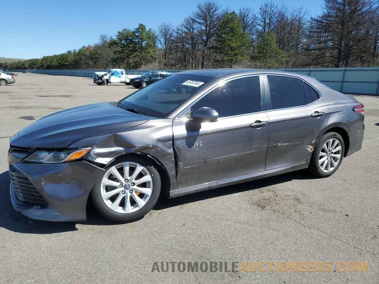 4T1B11HK8JU078968 TOYOTA CAMRY 2018