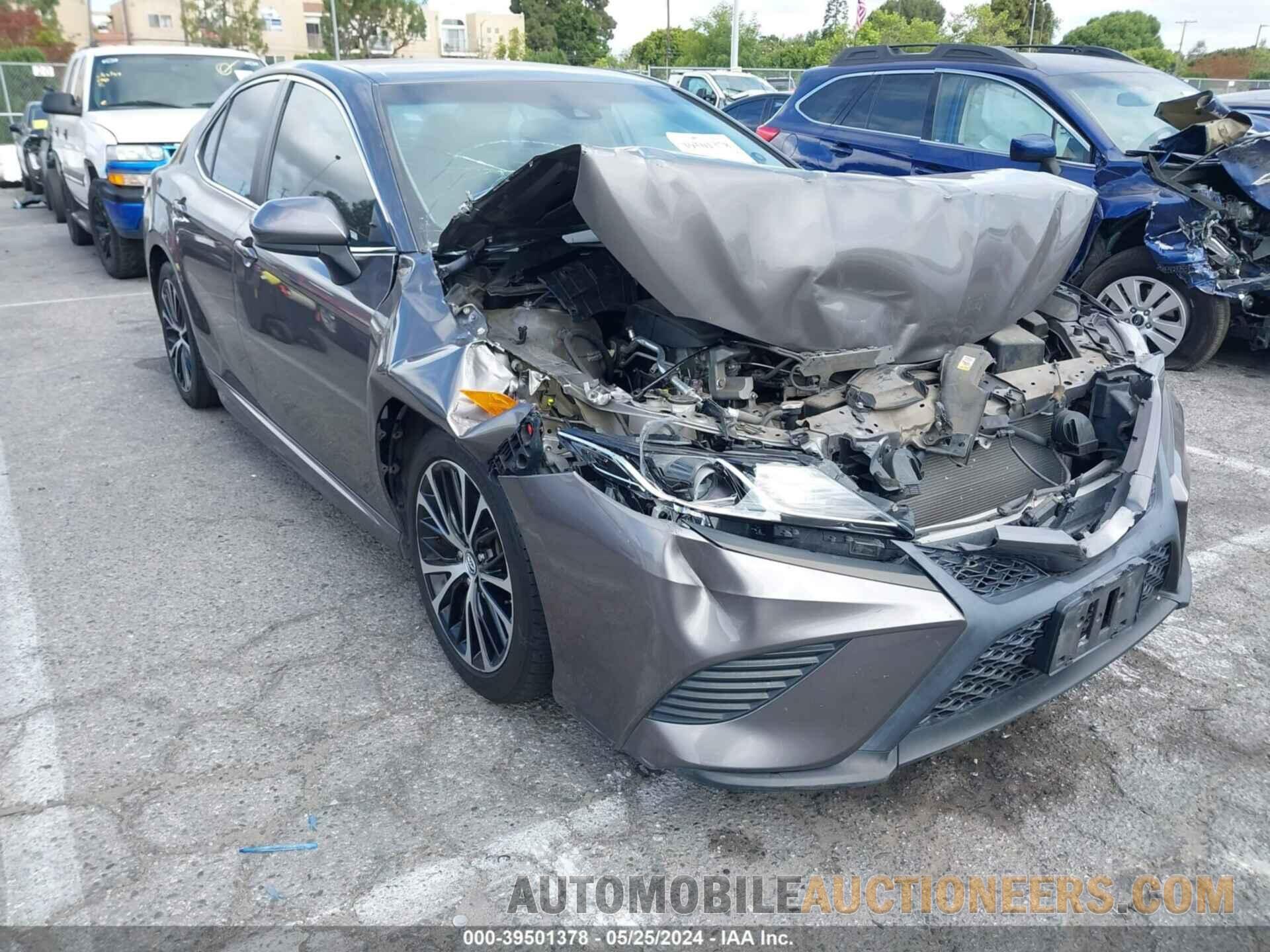 4T1B11HK8JU079246 TOYOTA CAMRY 2018