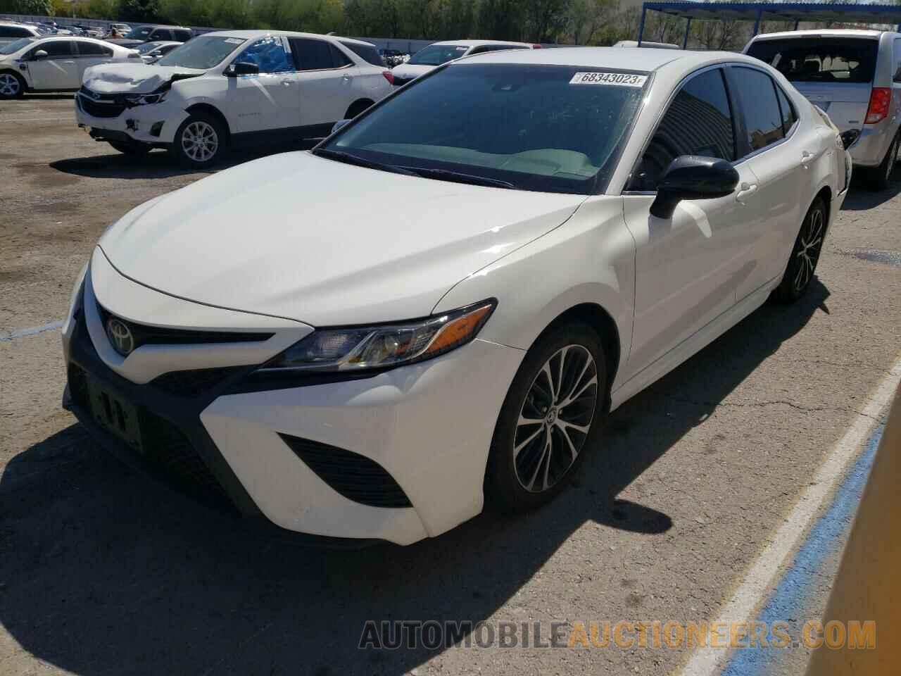 4T1B11HK8JU080204 TOYOTA CAMRY 2018