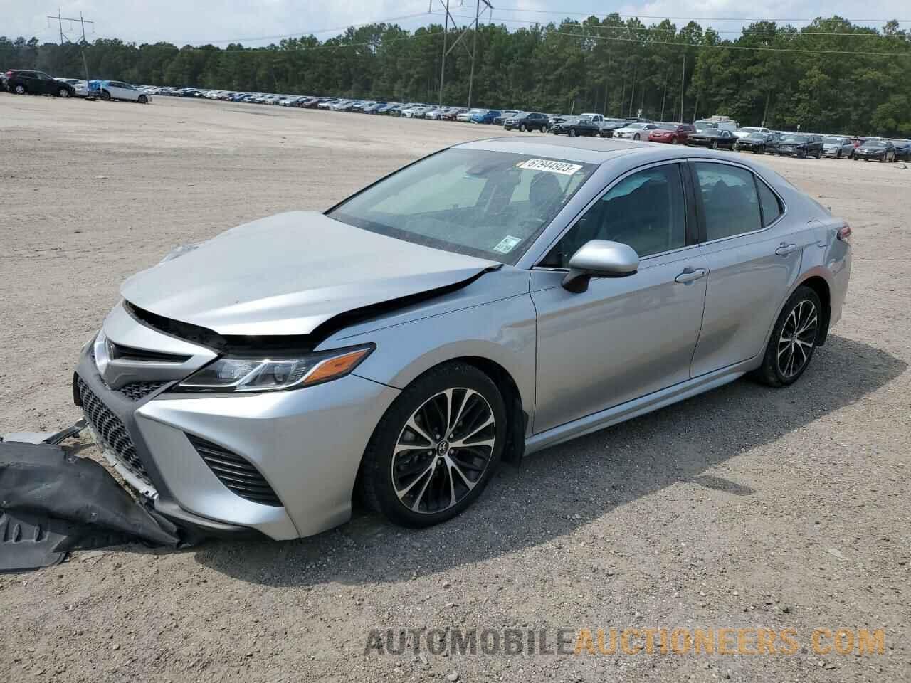 4T1B11HK8JU085547 TOYOTA CAMRY 2018