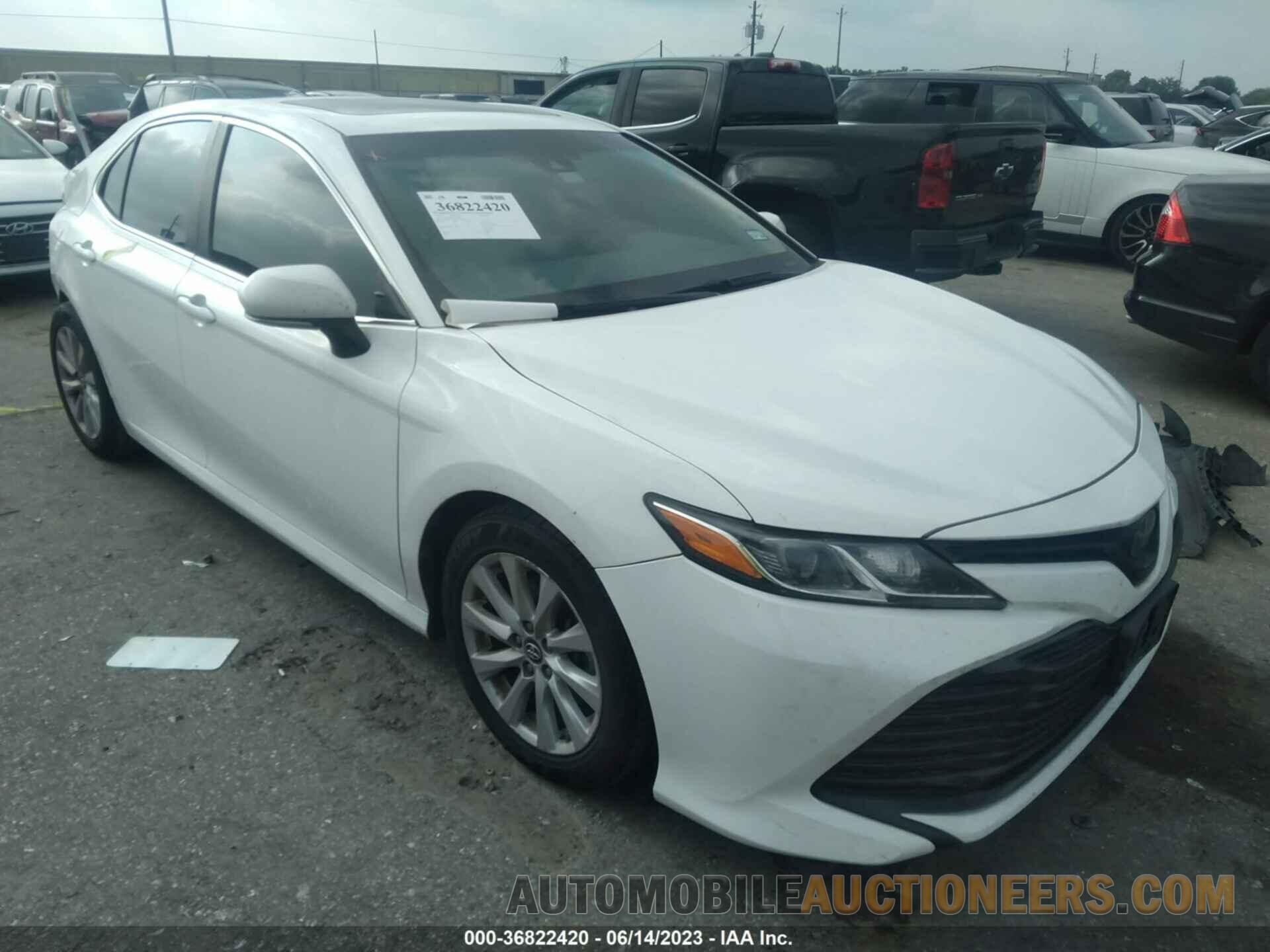 4T1B11HK8JU086648 TOYOTA CAMRY 2018