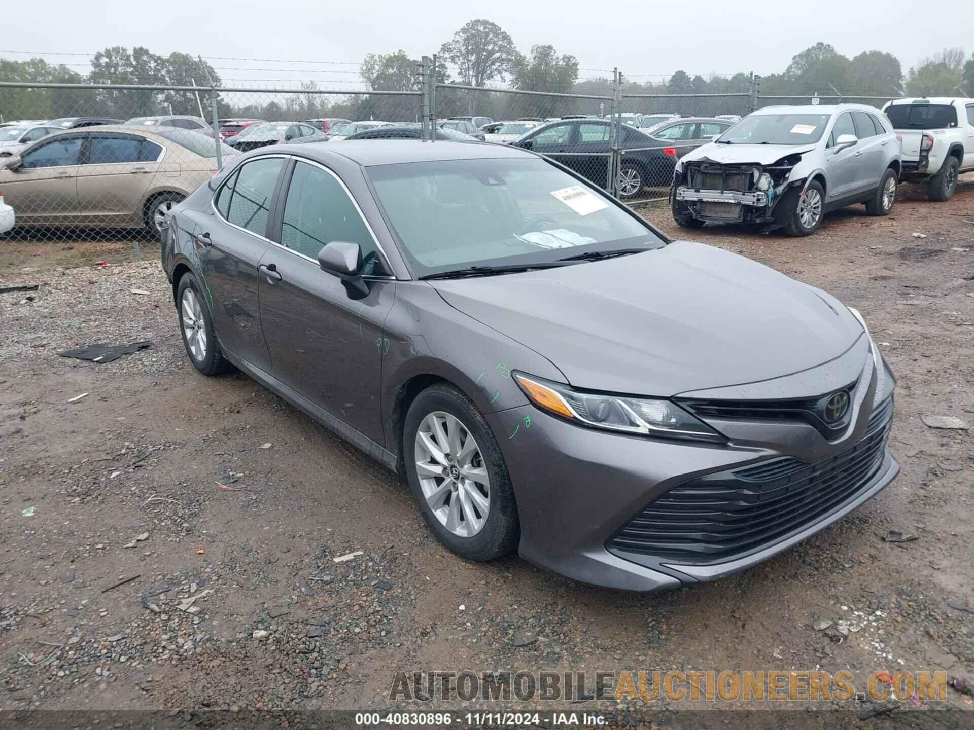 4T1B11HK8JU087475 TOYOTA CAMRY 2018