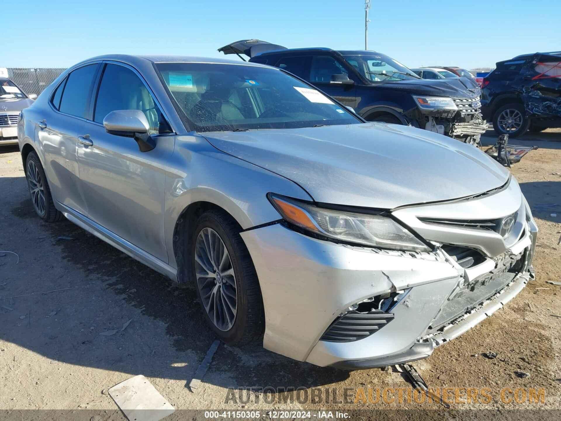 4T1B11HK8JU087637 TOYOTA CAMRY 2018